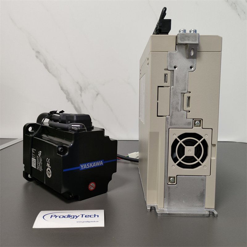 Auto Parts Yaskawa Servo Motor SGM7J-04AFC6E Servomotor
