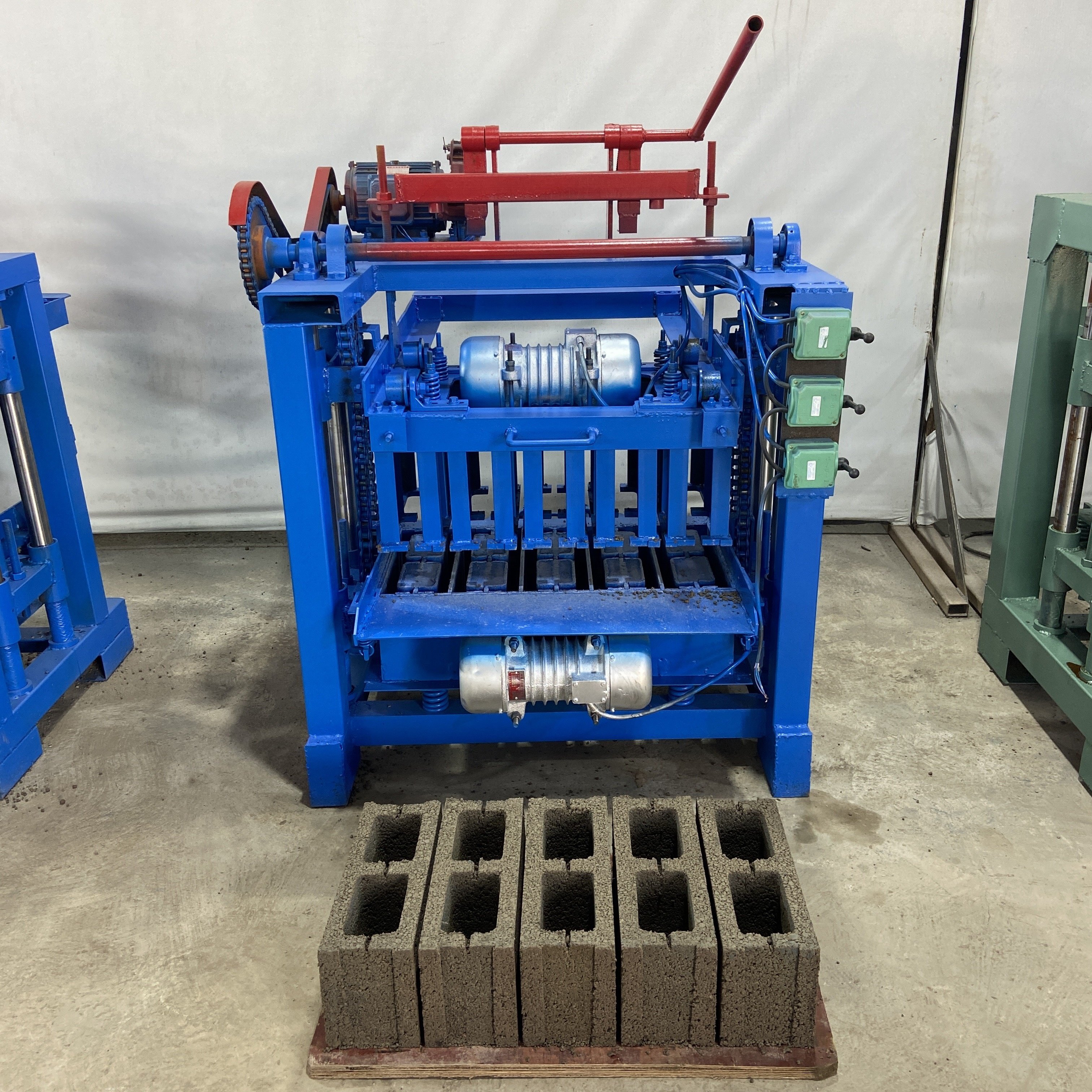 Free Trolley Brick Making Machinery Concrete Block Machine Paving Brick Making Machine for Sale in Zimbabwe