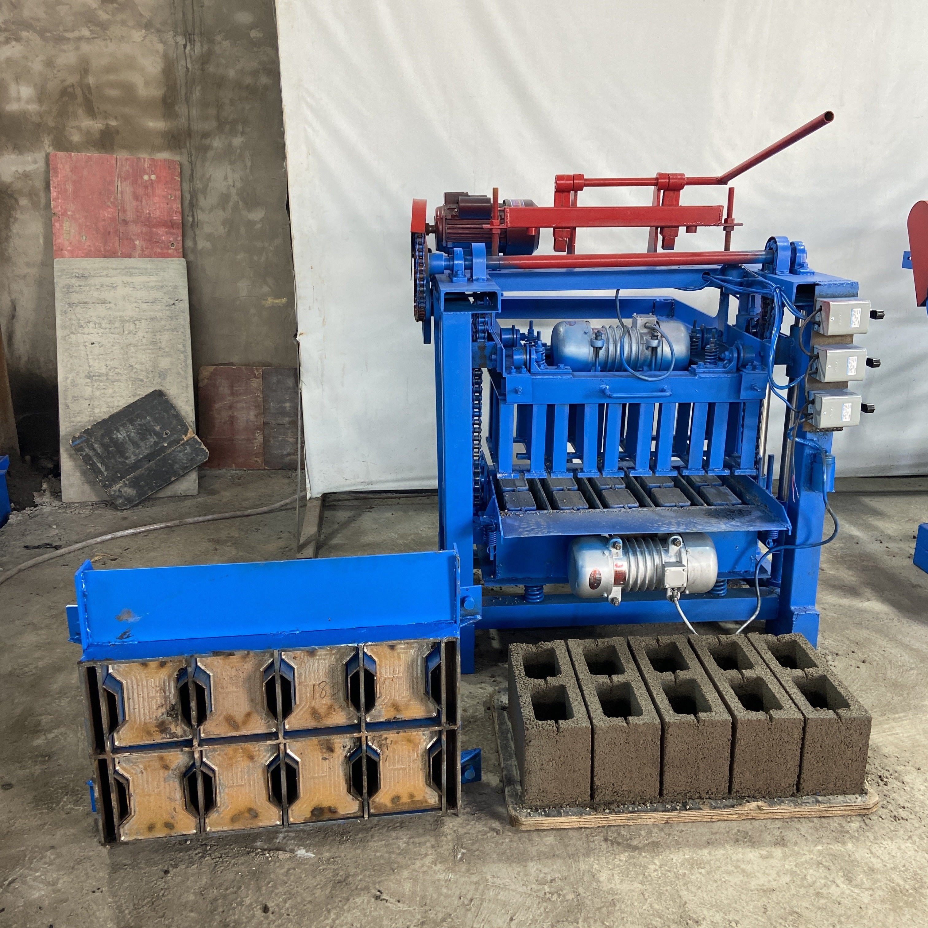 Free Trolley Brick Making Machinery Concrete Block Machine Paving Brick Making Machine for Sale in Zimbabwe
