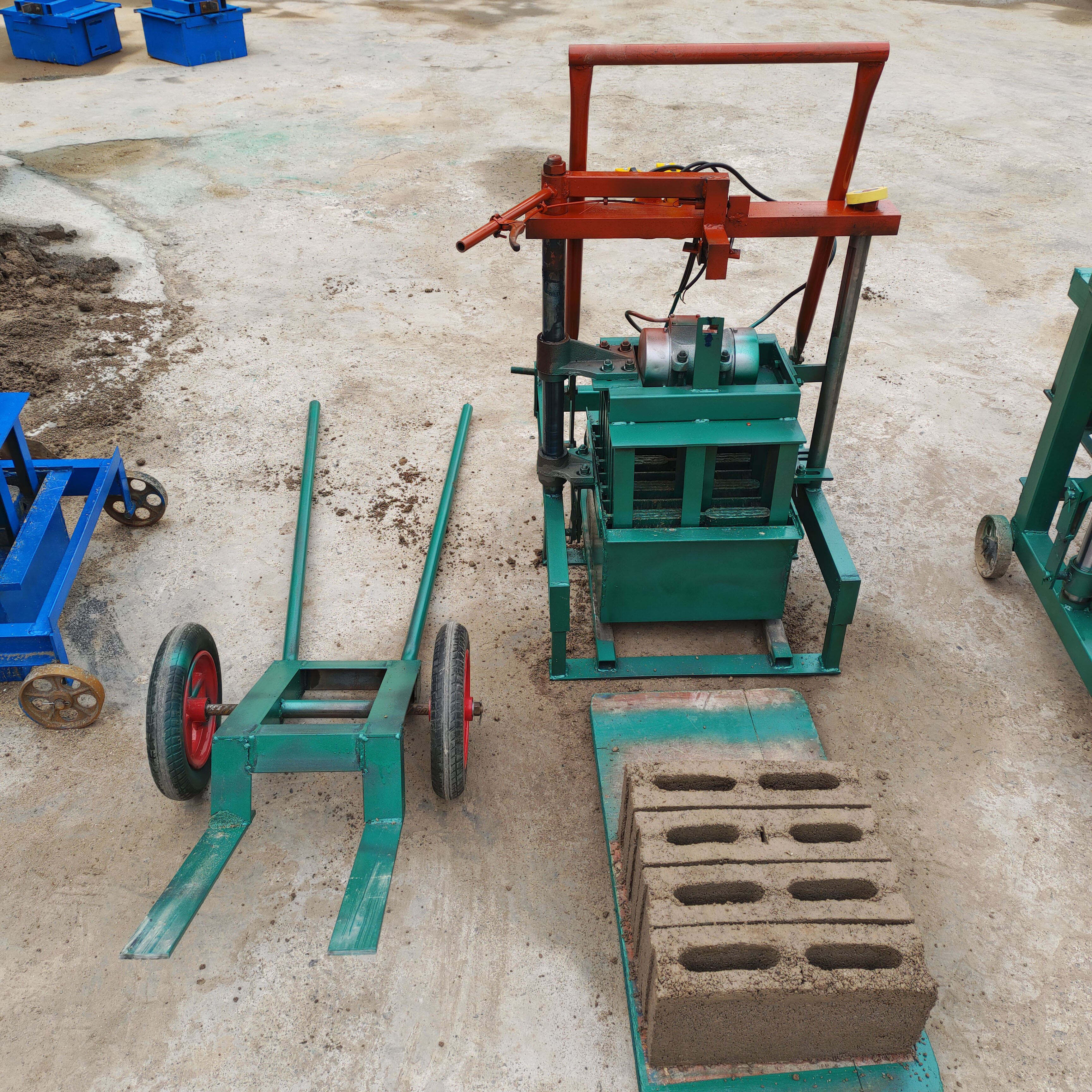 Fly Ash Cement Concrete Moulding Block Machine Small Brick Making Machine 4 Inch Brick Making Machine