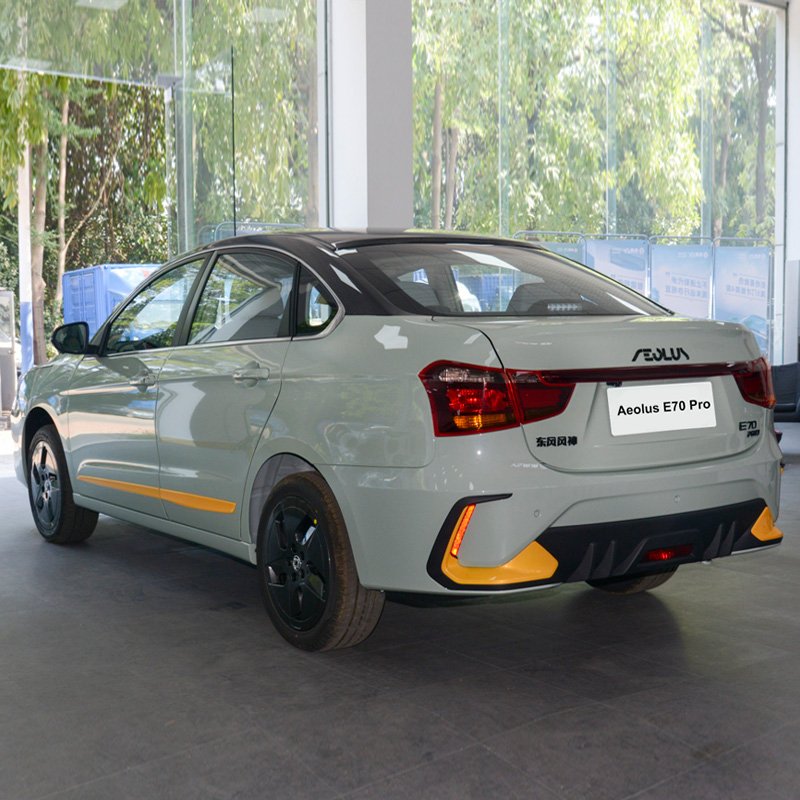 Wholesale Dongfeng Aeolus E70 Pro 2023 5 Seater 2WD Electric Sports Car Ev Car Dongfeng E70 Pro New Cars