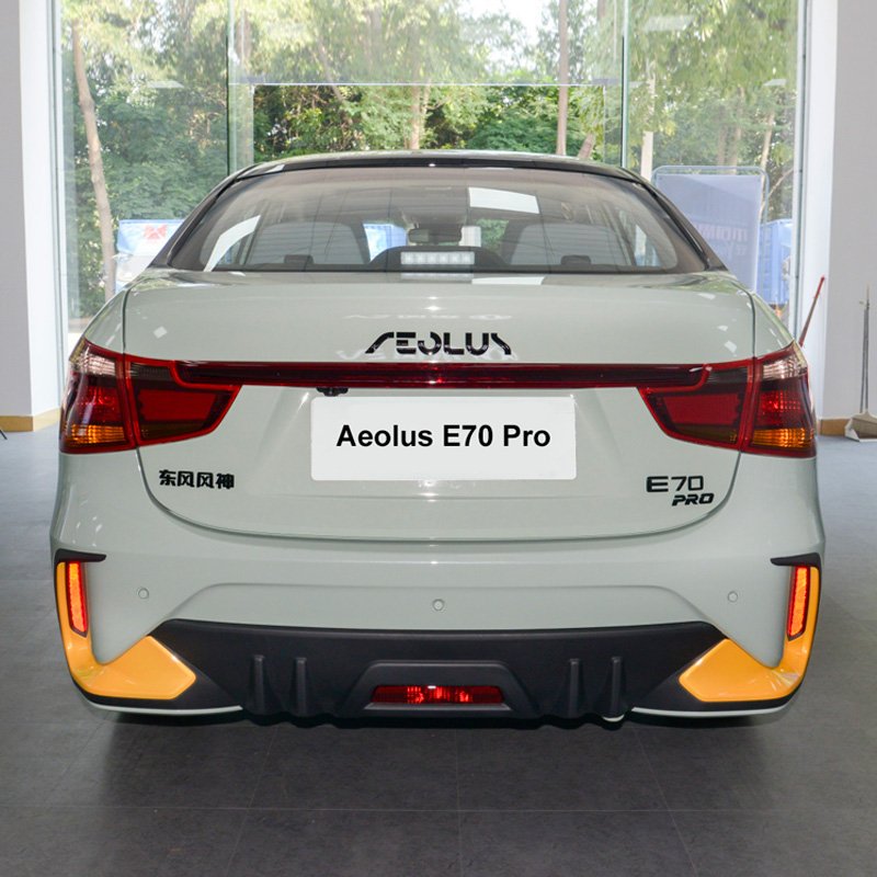 Wholesale Dongfeng Aeolus E70 Pro 2023 5 Seater 2WD Electric Sports Car Ev Car Dongfeng E70 Pro New Cars