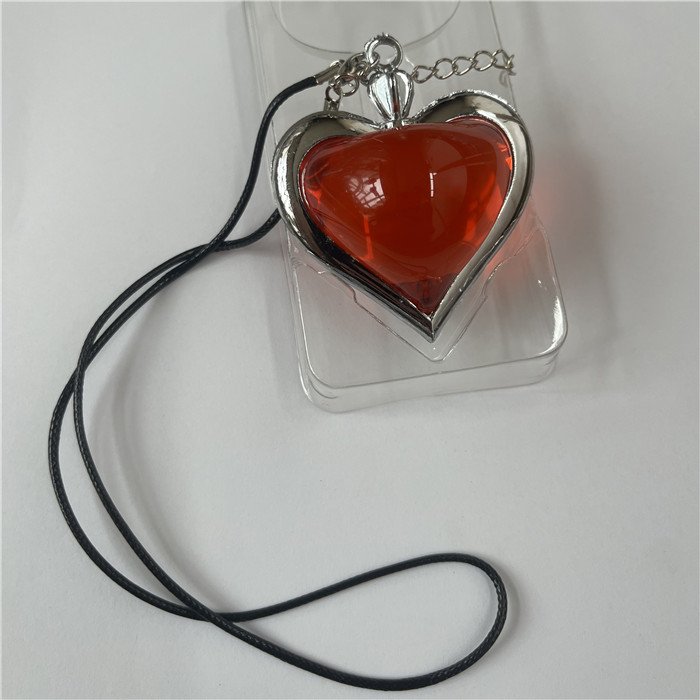Custom logo Heart Shape Smells Hanging Pendants Perfume Scent Fragrance Essential Oil Diffuser Auto Motor Car air Freshener