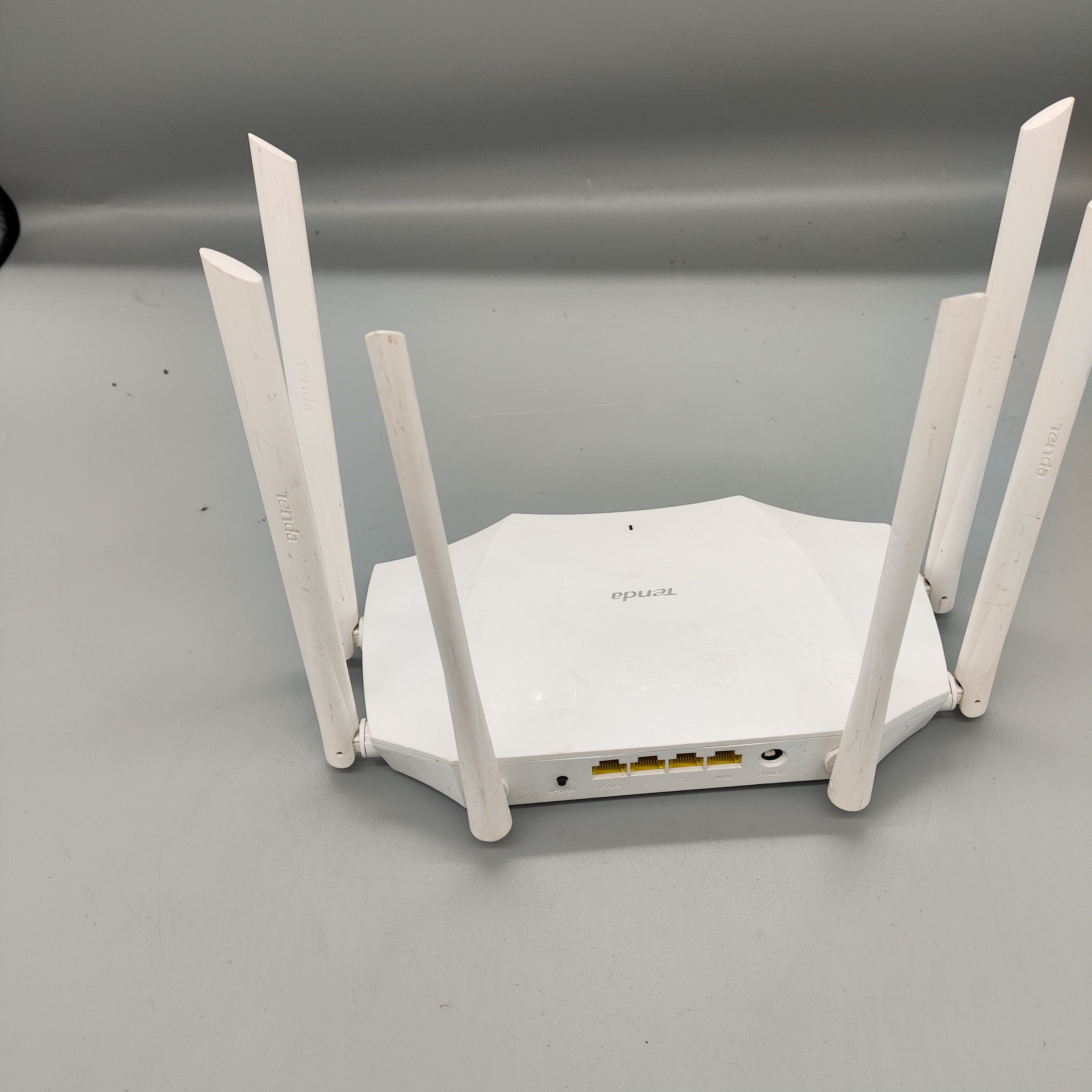 Used Tenda AC20 AC21 Dual Band AC1200 Gigabit Ports 6*6dBi High Gain Antennas Home Wireless Router Easy Setup Tenda Wifi Router