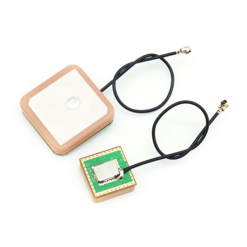 28dbi SMA Car GPS Glonass Antenna Built-In Ceramic Module Vehicle Satellite Navigator Amplifier Manufacturer GNSS GPS Antennas
