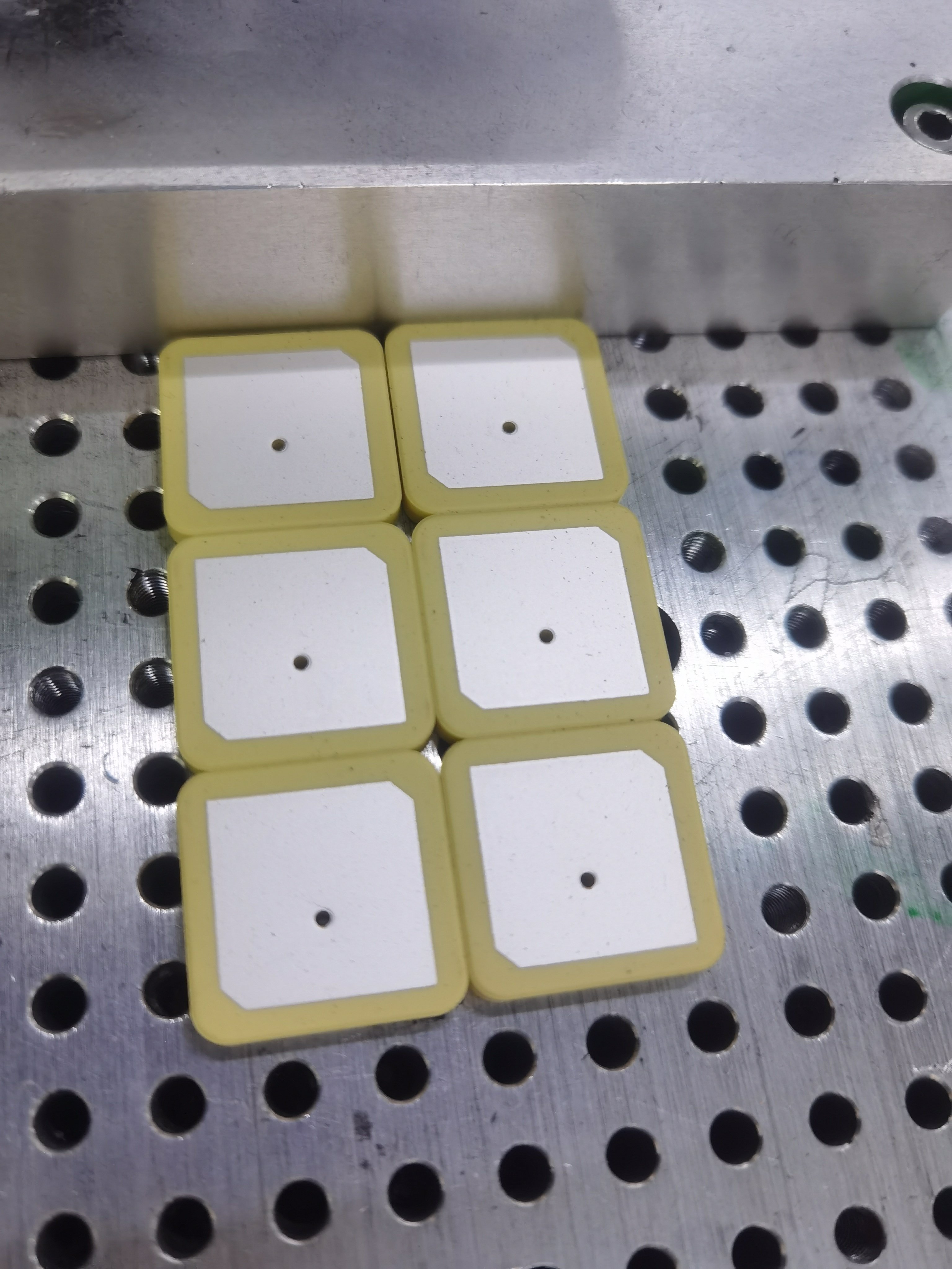JCDZ 1575MHz Dielectric Passive Cheap Car GPS Tracker Built in Patch Antennas From Jiaozuo Jinchuan Electronic Technology