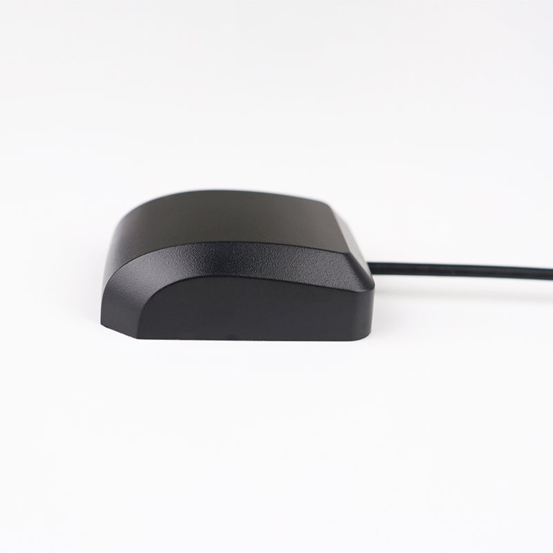 Compact Ceramic GPS Antenna with Dual Frequency Active Amplifier for Enhanced Precision Reception SMA Connector Waterproof