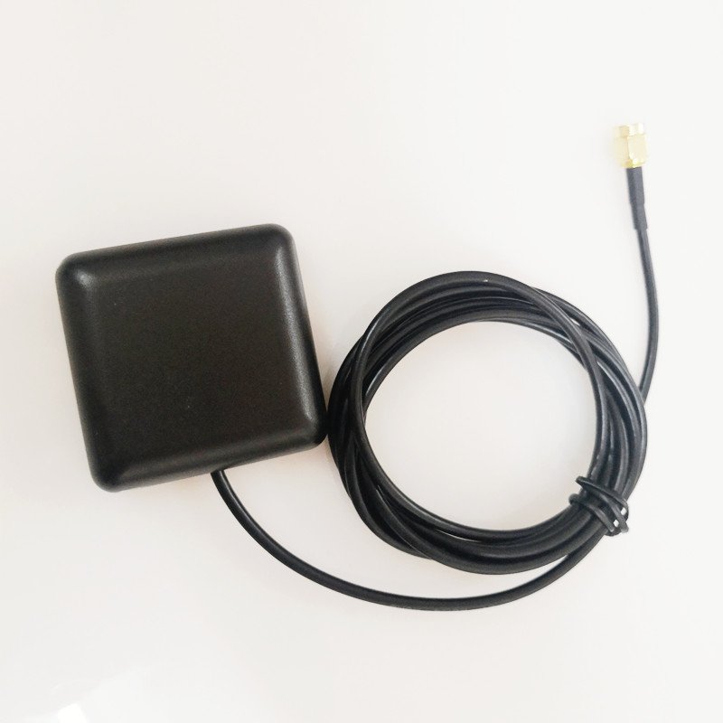 Factory 50*50mm Antenna GPS Locator Antenna Communication Vehicle Gps Chip 1575.42Mhz Active GPS Antenna