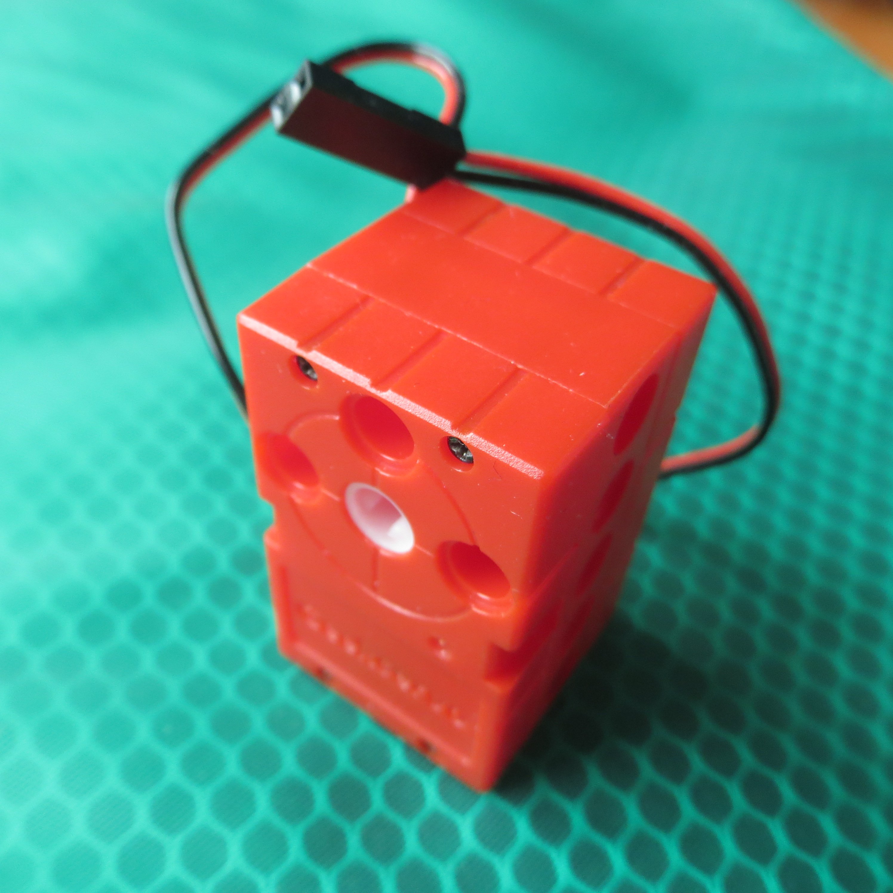 360 Servo Motor 2KG Red Servo Motor Assembly Remote Control Microbit Smart Car Educational Toy Building Blocks Motors