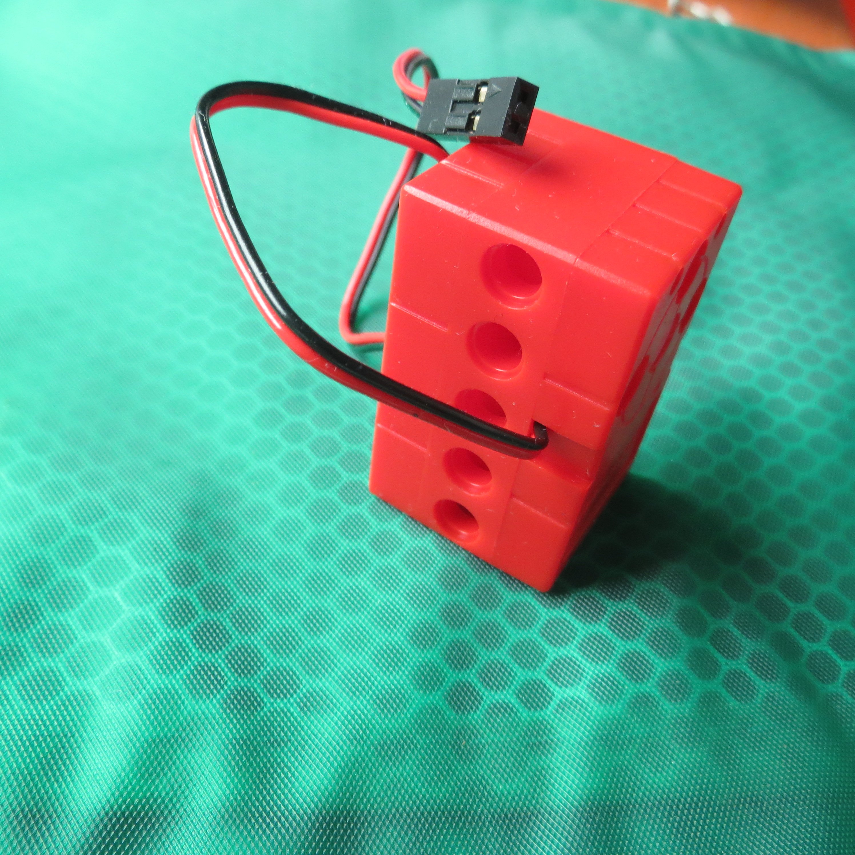 360 Servo Motor 2KG Red Servo Motor Assembly Remote Control Microbit Smart Car Educational Toy Building Blocks Motors