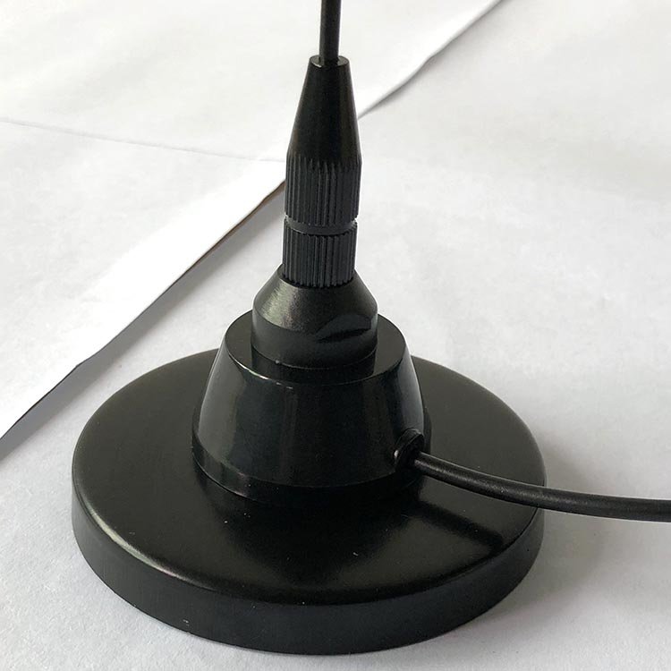 High Quality 698-2700mhz High Gain 9dbi Spring Base 3G 2G 4G GSM GPRS Wifi Signal Antenna
