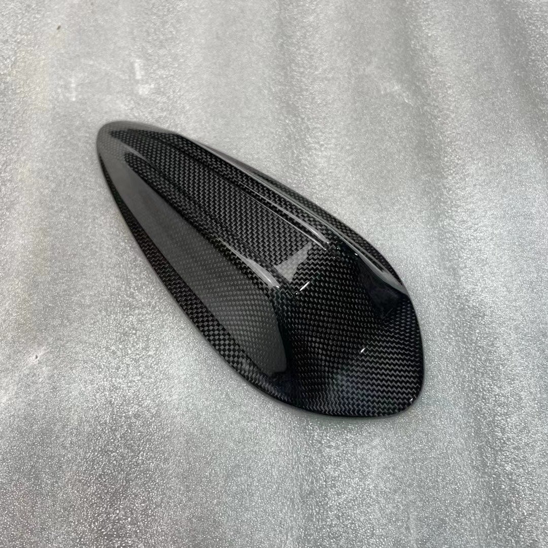 Universal Carbon Fiber Shark Fin Roof Antenna Sale for BMW New 3 5 X1 X3 X5 G20 G30 G80 G60 G05 G01