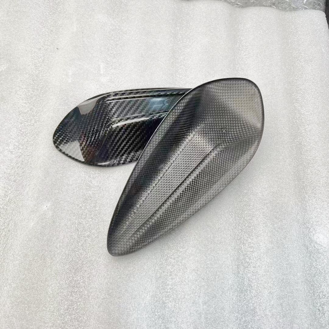 Universal Carbon Fiber Shark Fin Roof Antenna Sale for BMW New 3 5 X1 X3 X5 G20 G30 G80 G60 G05 G01