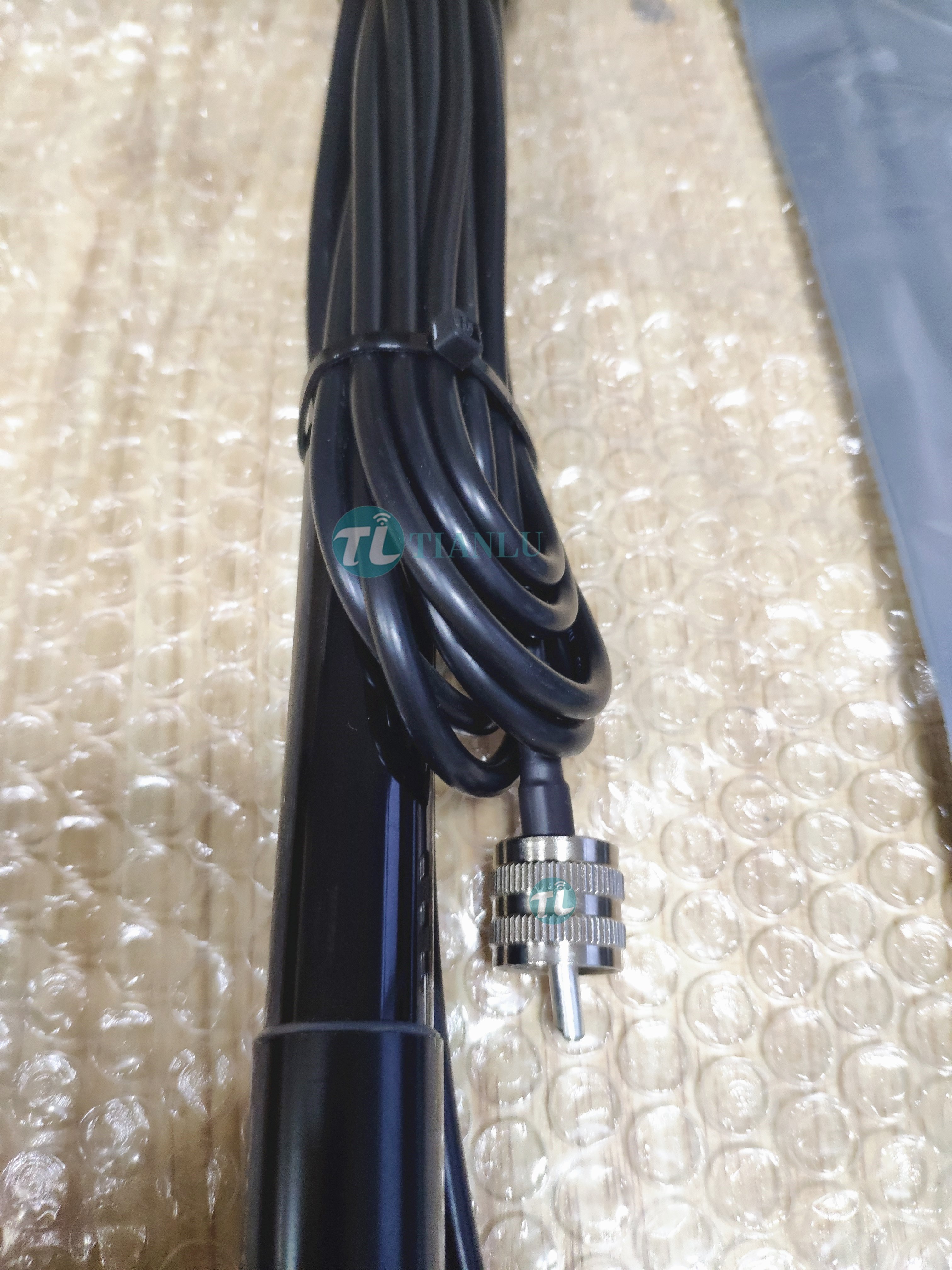 4*4 Off-Road Antenna 75cm Heavy Duty spring base Fiberglass Antenna 144/430MHz Dual Band Car Antenna