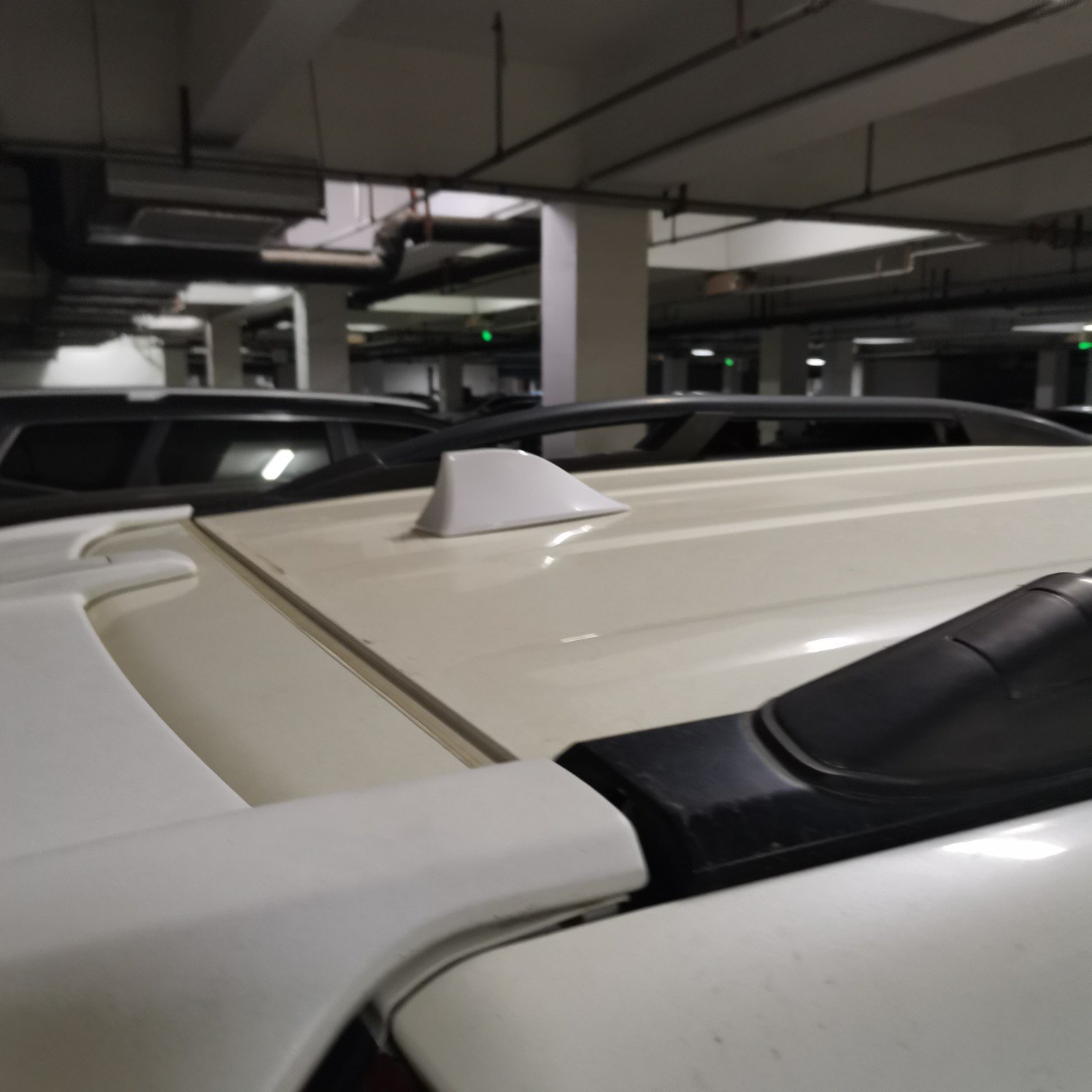 Antenna Cover Fin Universal Radio Signal Auto Shark Fin Style Antenna Universal Car Roof Decoration Modification Car Accessories