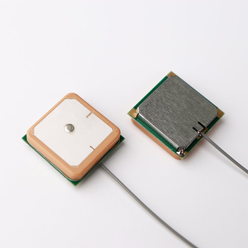 Original Active Internal Ceramic GPS Antenna RoHS Certified Passive GPS Ceramic Antenna 1561MHz-1575MHz 25x25x4