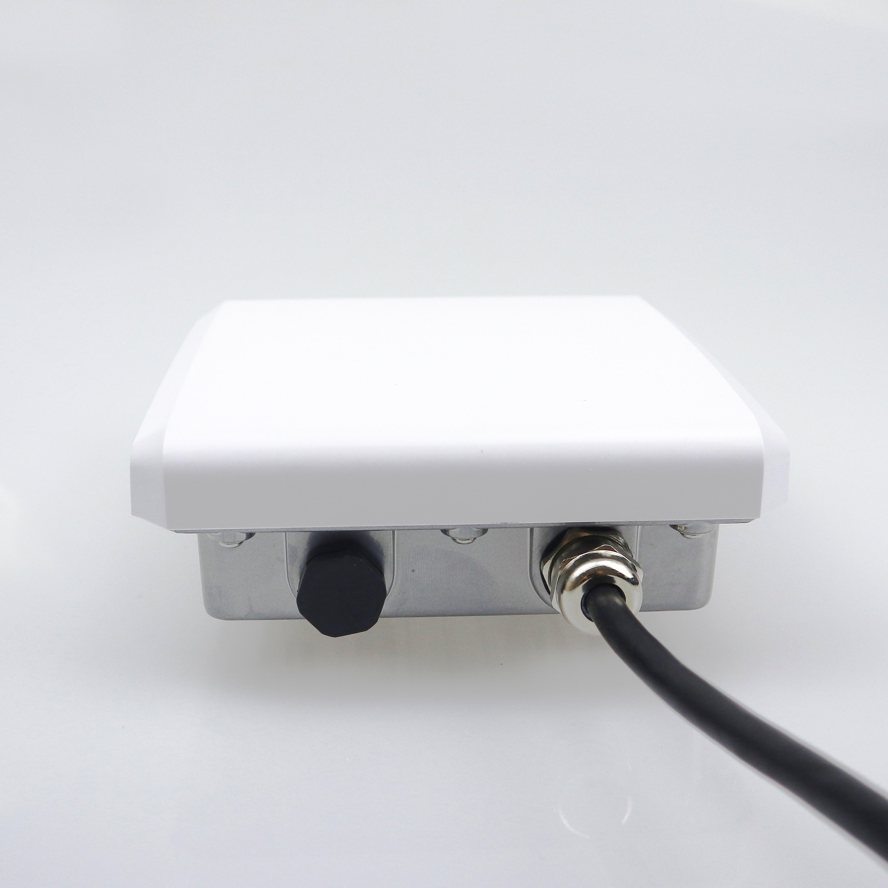 High Quality Uhf Rfid Reader Parking System Rfid Uhf Reader with RS232/WG26/Relay/TCP/IP/POE/USB/TTL/RS485/WIIFI Interface