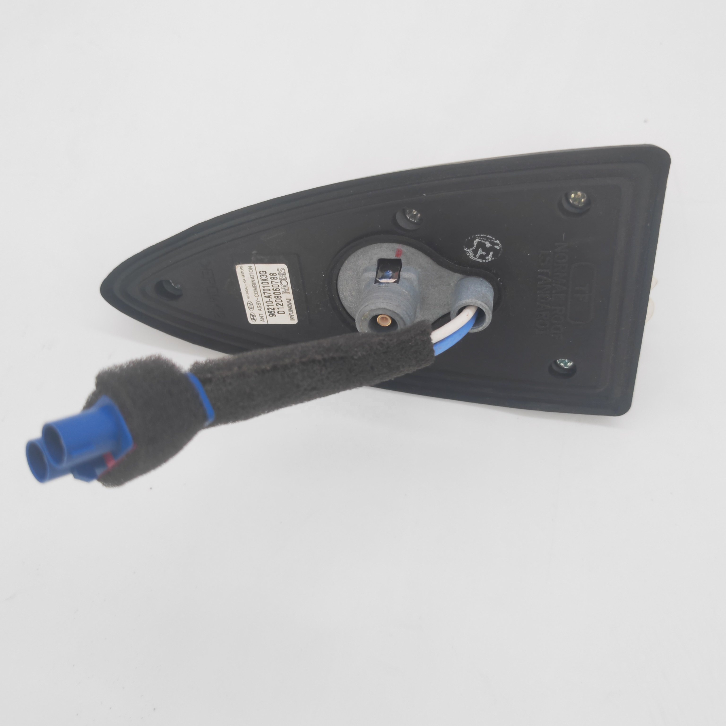 Authentic Shark Fin Roof Antenna With Navigation White YAC2 Original Equipment Manufacturer Hyundai Elantra 2011-2016