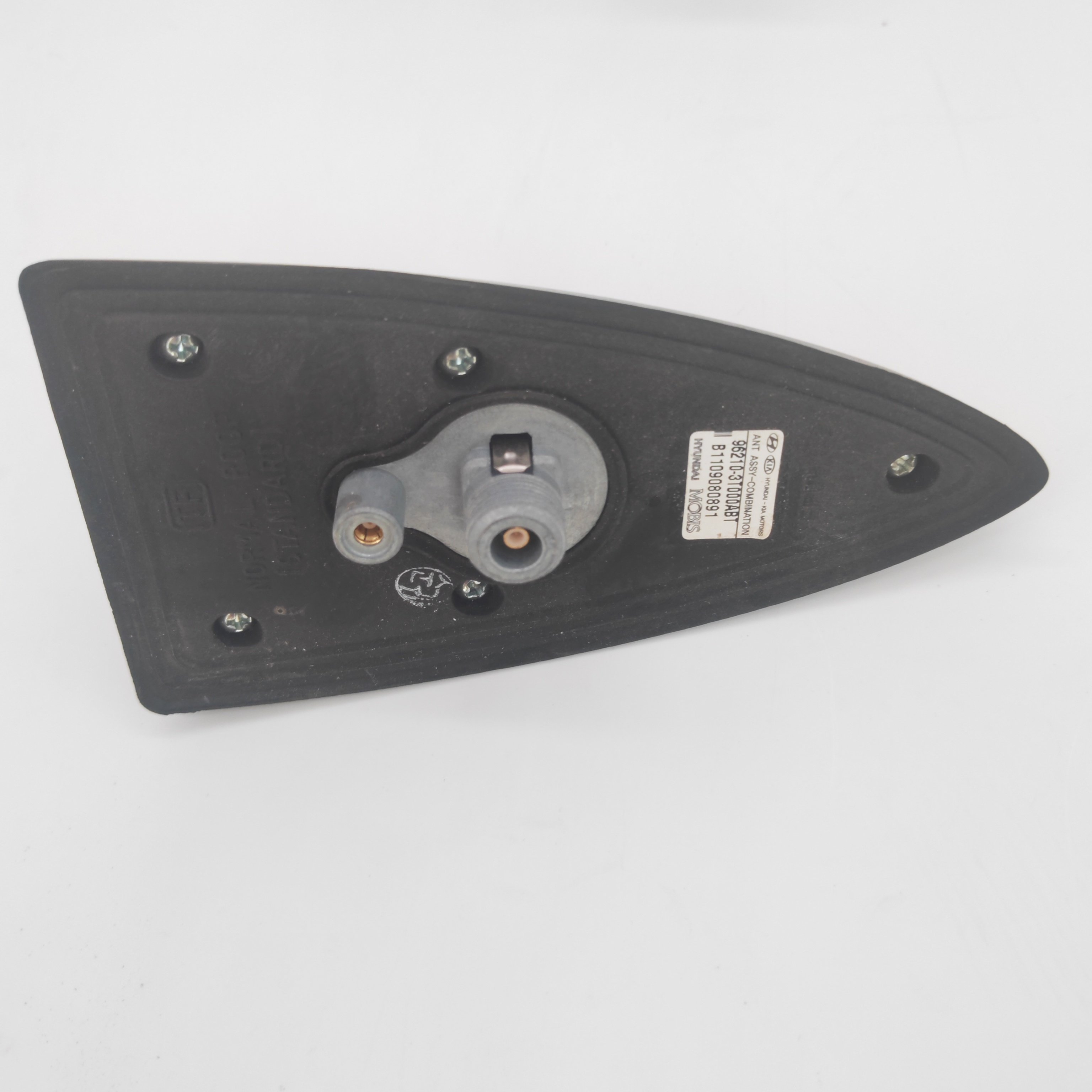 Authentic Shark Fin Roof Antenna With Navigation White YAC2 Original Equipment Manufacturer Hyundai Elantra 2011-2016