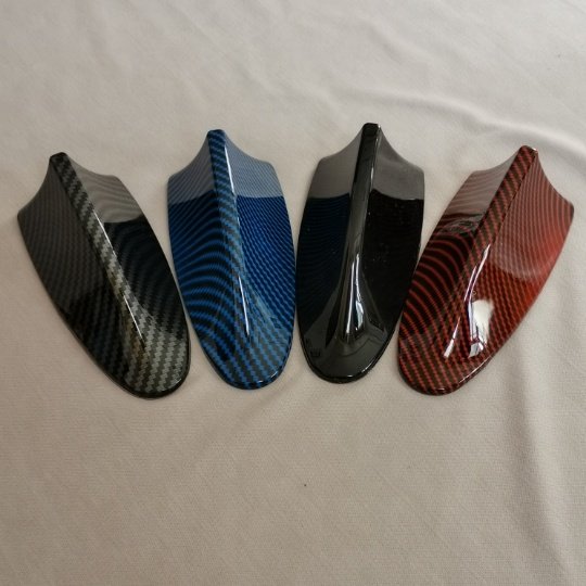 Waterproof Auto Shark Fin FM/AM/DAB Antenna Car Roof Antenna Car Decoration Antenna Universal Carbon Fiber Shark Antenna