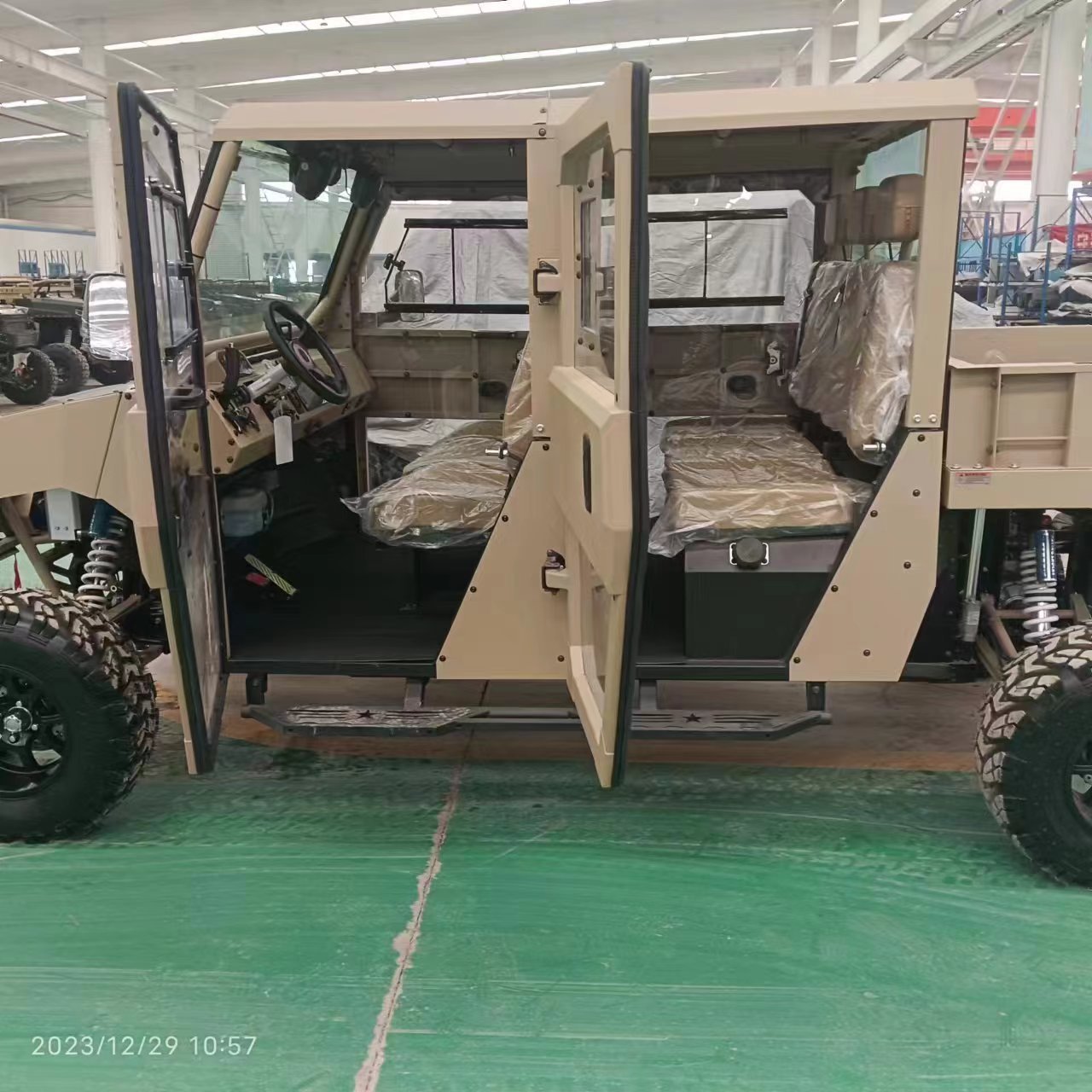 UTV 4x4 Water-cooled 4 Stroke Farm Atvs and Utvs 1000cc Utility Vehicle with Heating