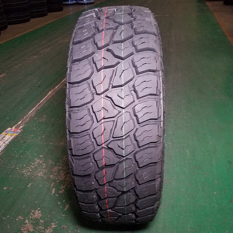Hot Sale Light Truck and SUV Tire 265 / 65R17LT RT Pattern With White Letters