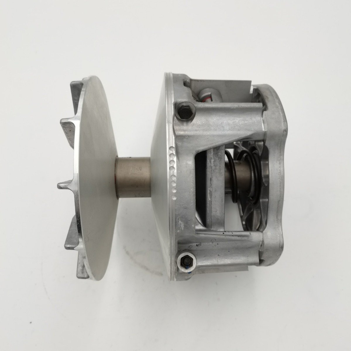 New Primary Drive Wheel Clutch 1322814 for Polaris Sportsman 850 550 ATV CVT Made of Metal and Alloy