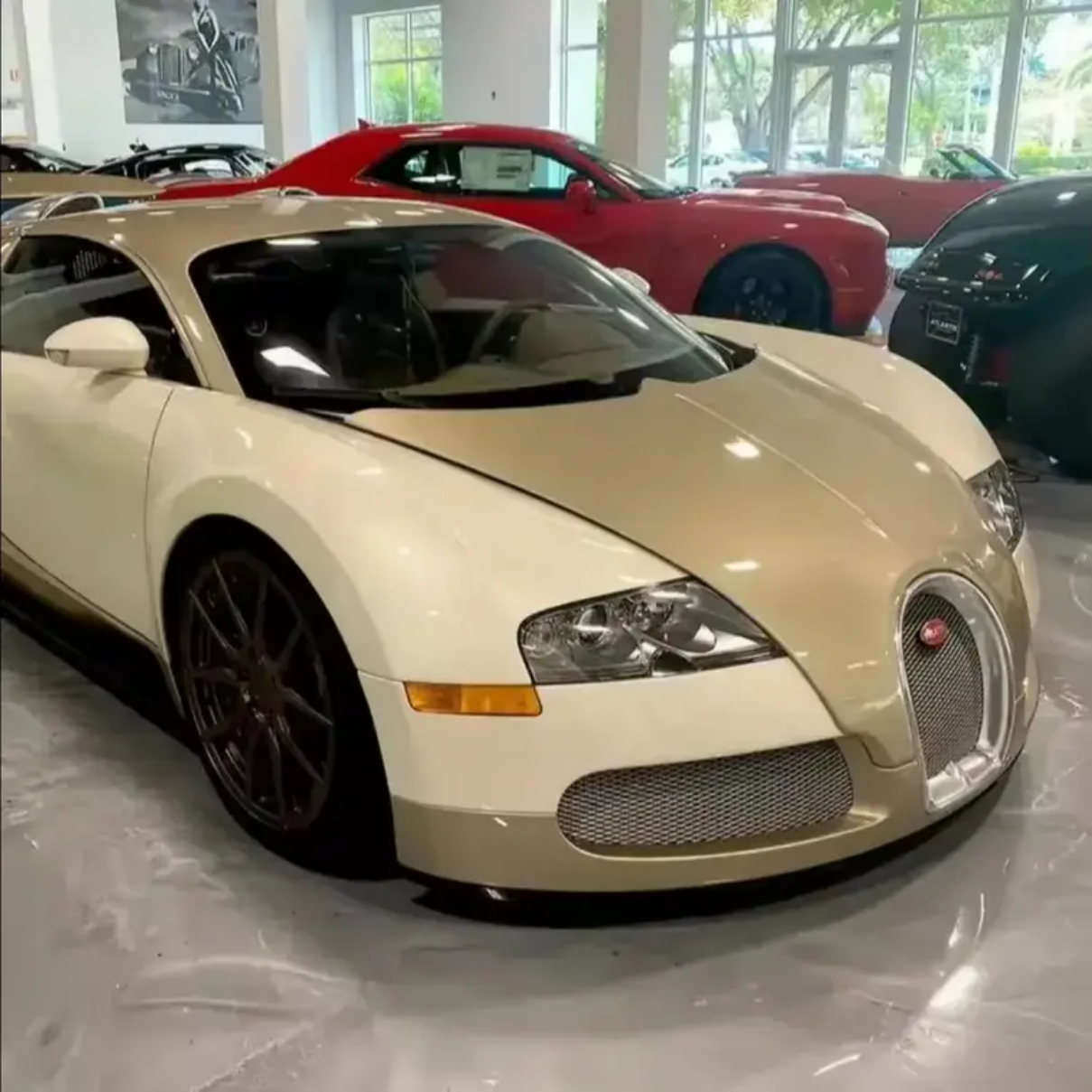 Ready to Ship 2007/2008 Bugatti Veyron Fast Car with Left Steering Leather Seats and Rear Camera