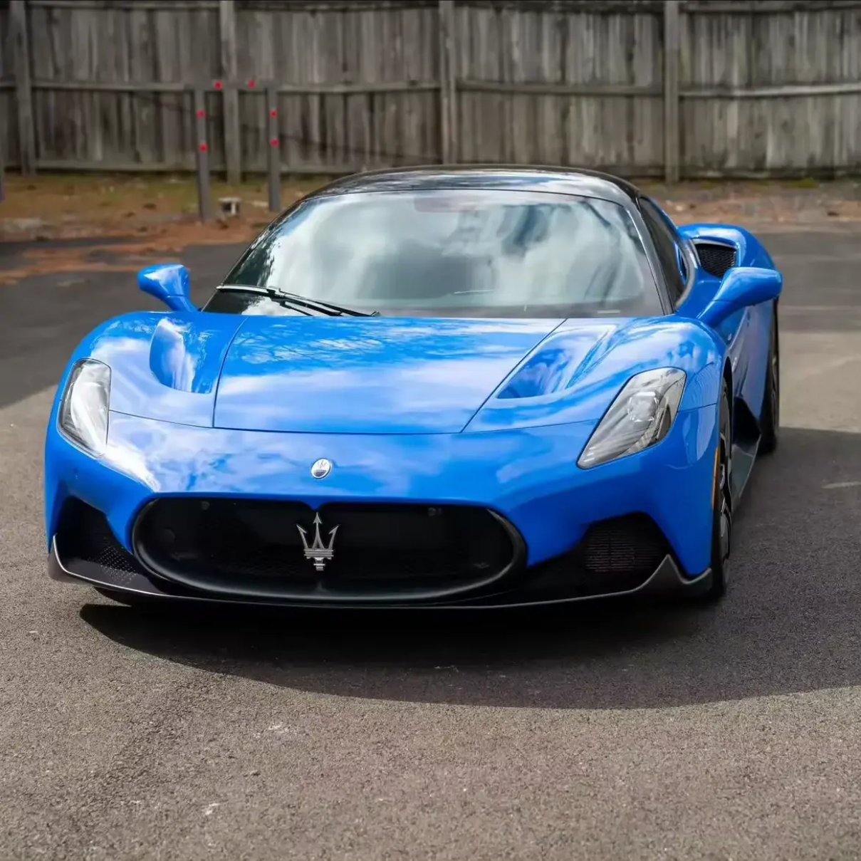 100% Clean 2022 Maserat.i MC20 621-hp Turbo V6 Blu Infinito Available for Delivery