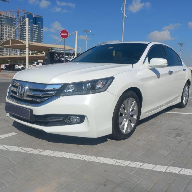 2015 Honda Accord 2.4L SUV Manual Gearbox Turbo Engine Leather Seats Dark Interior R17 Tires FWD Drive