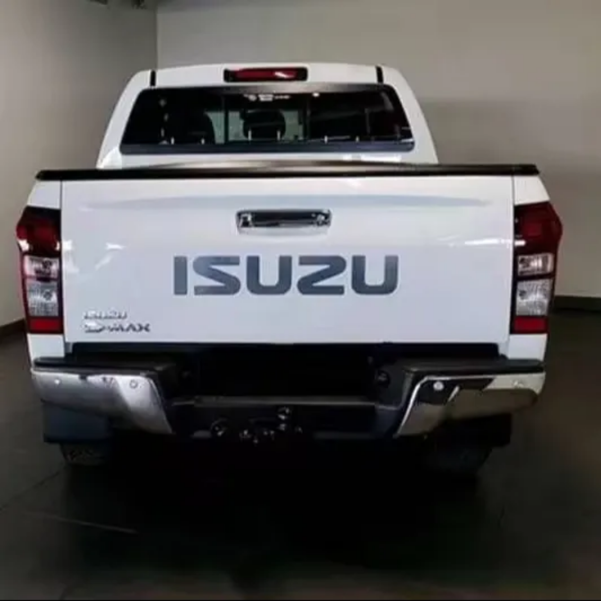 Hot Sales! Isuzu D-Max Double Cab D-MAX 300 LX A/T Ready to Ship