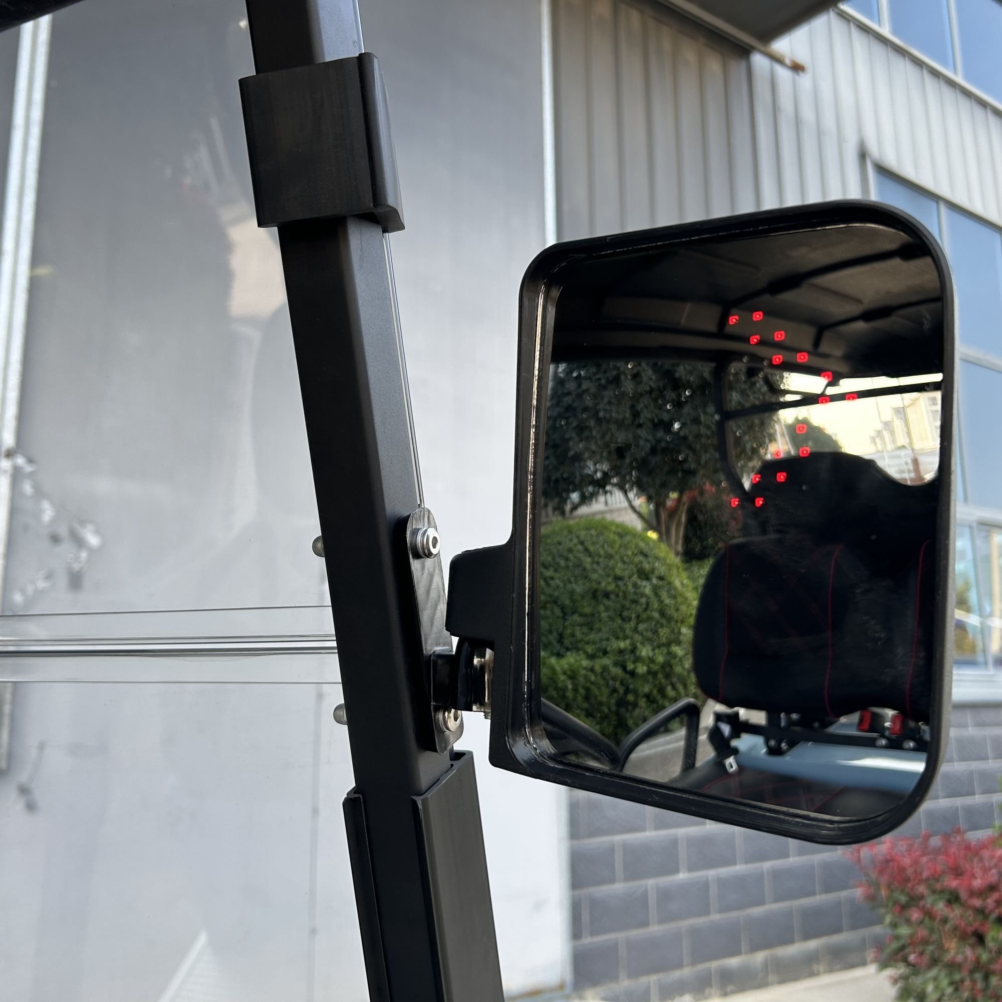 Good Price 2/4/6 Seater Golf Carts Sightseeing Bus 48v/72v Golf Carts Electric Vehicle Price