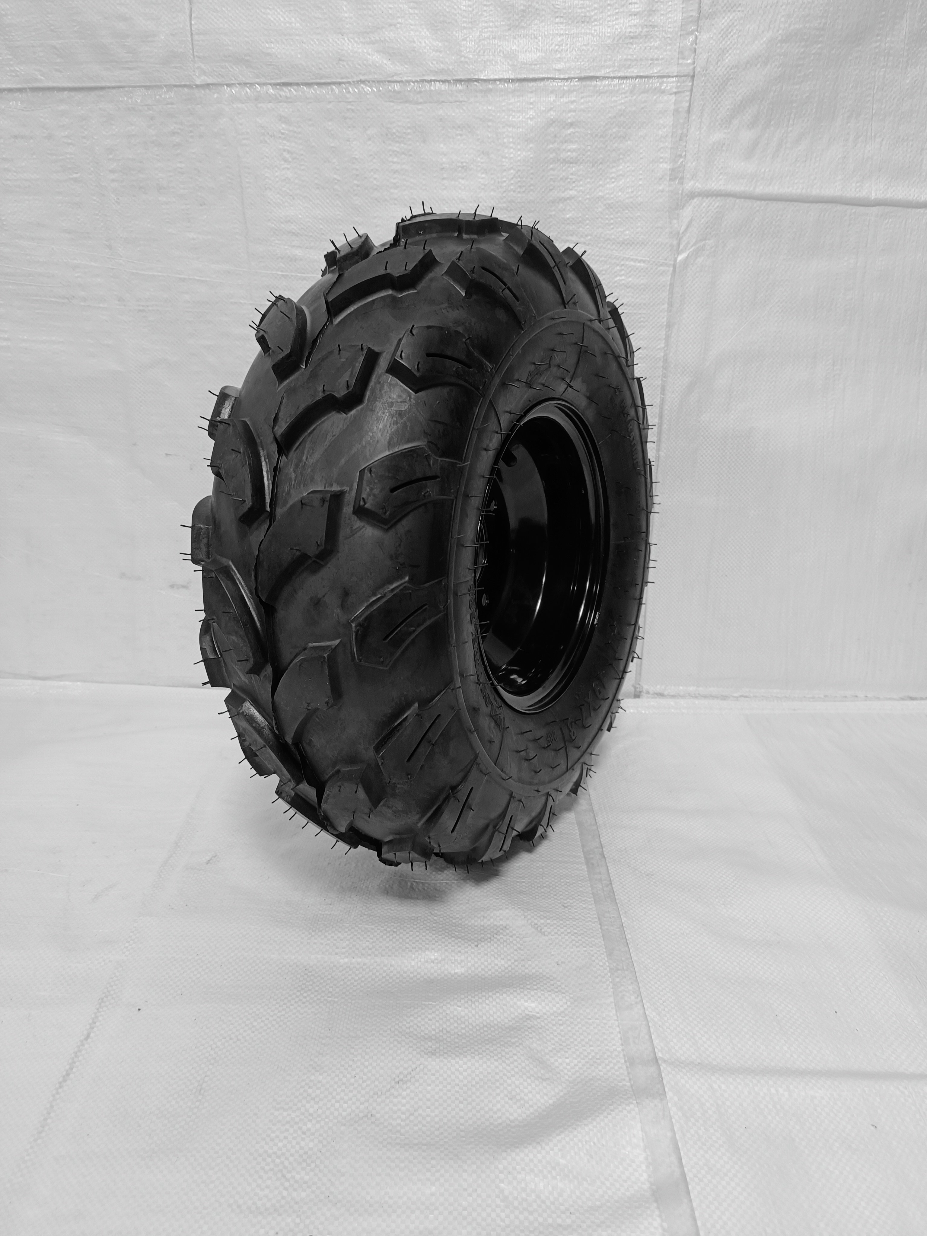 Factory Price Tubeless Wheel ATV UTV Mud Tire 22*10-10 19*7-8 for Adult