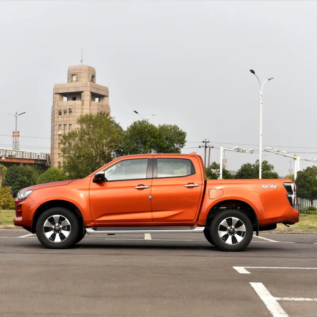 Isuzu D-Max 1.9T 163ps 4 Door 5 Seats Cheap Car Pickup China LED Camera Electric Leather Turbo 4x4 Car