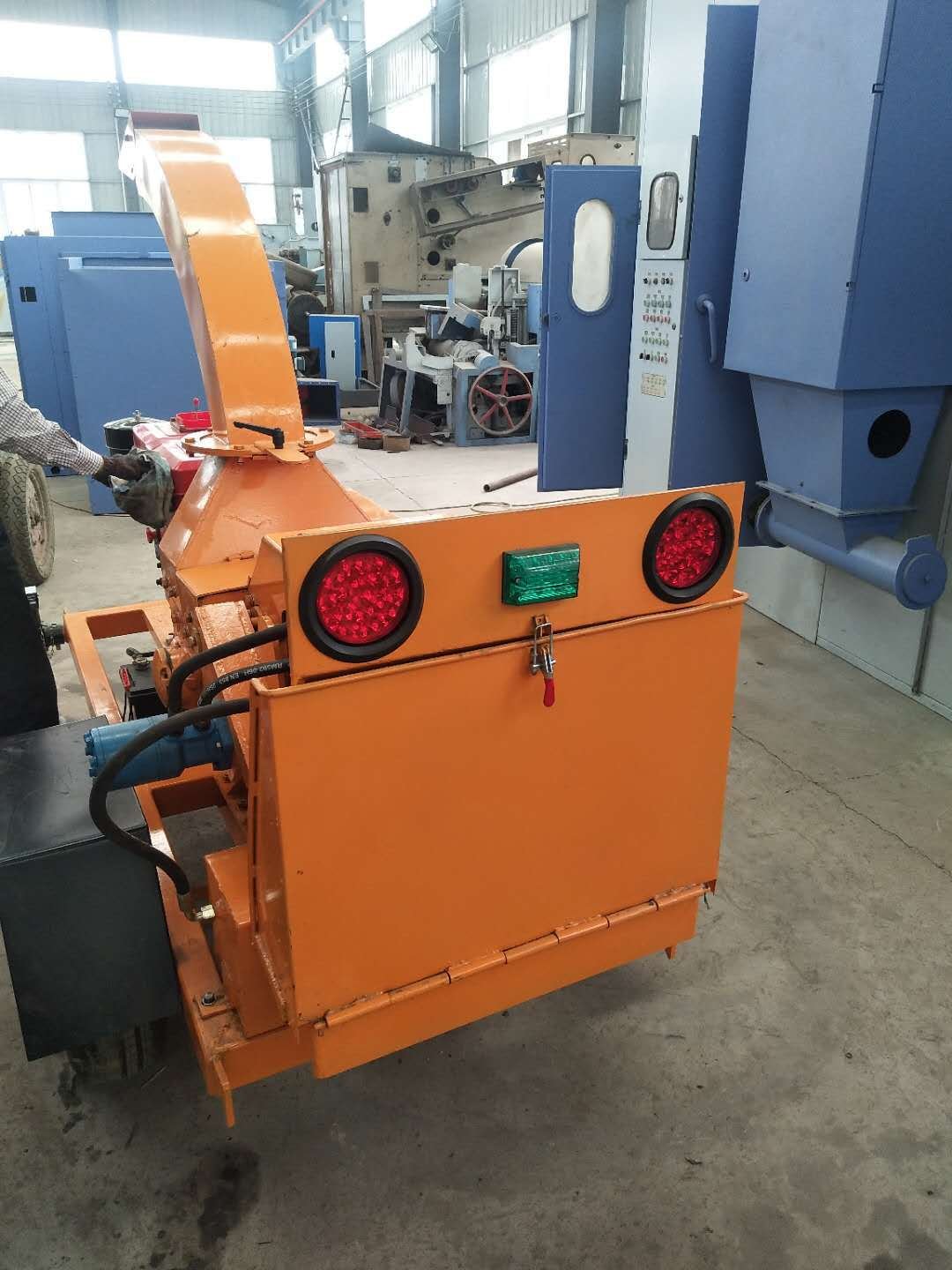15hp Gasoline Powered Atv Forestry Farm Log Tree Branch Chipper Shredder,Wood Processor Chipping Machine /wood Chipper