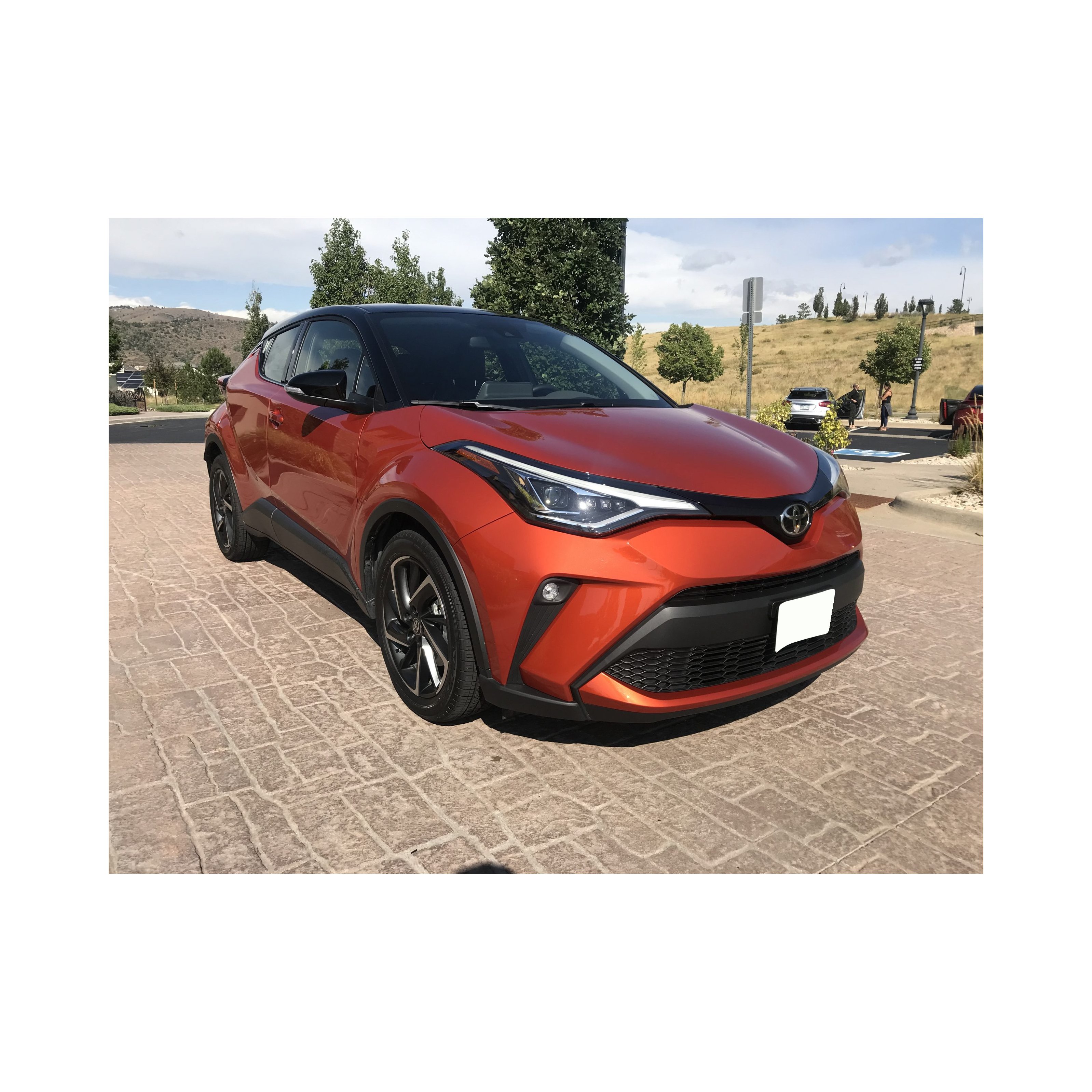 2021 TOYOTAI CH-R Nightshade Adult Small Electric Cars Right Hand Drive Mini Car for Sale Europe Pink Max Purple Gold