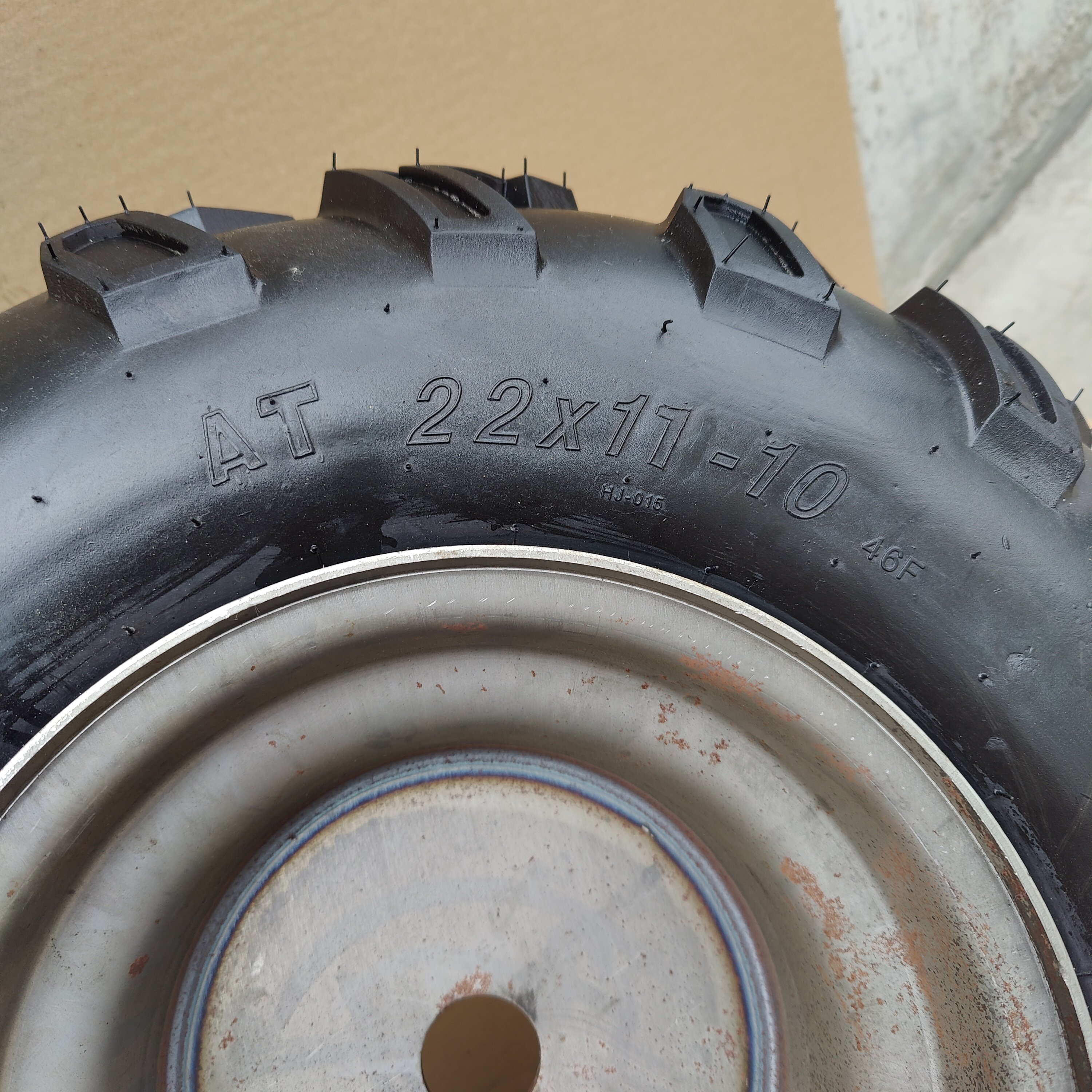 22x11-10 Inch Rubber ATV Tubeless Tires for ATV Lawn Mower Utility Turf Garden Golf Cart