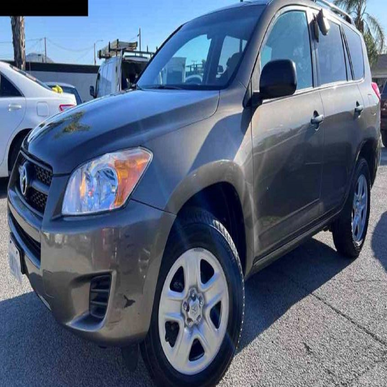 Neatly Used 2012 Toyota R-A-V4