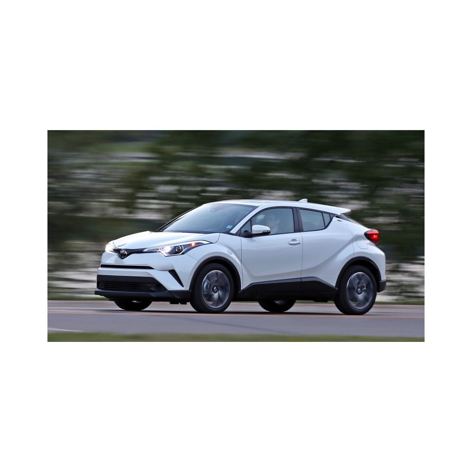 Toyotai CH-R High Ground Clearance for Sporty Exterior Look