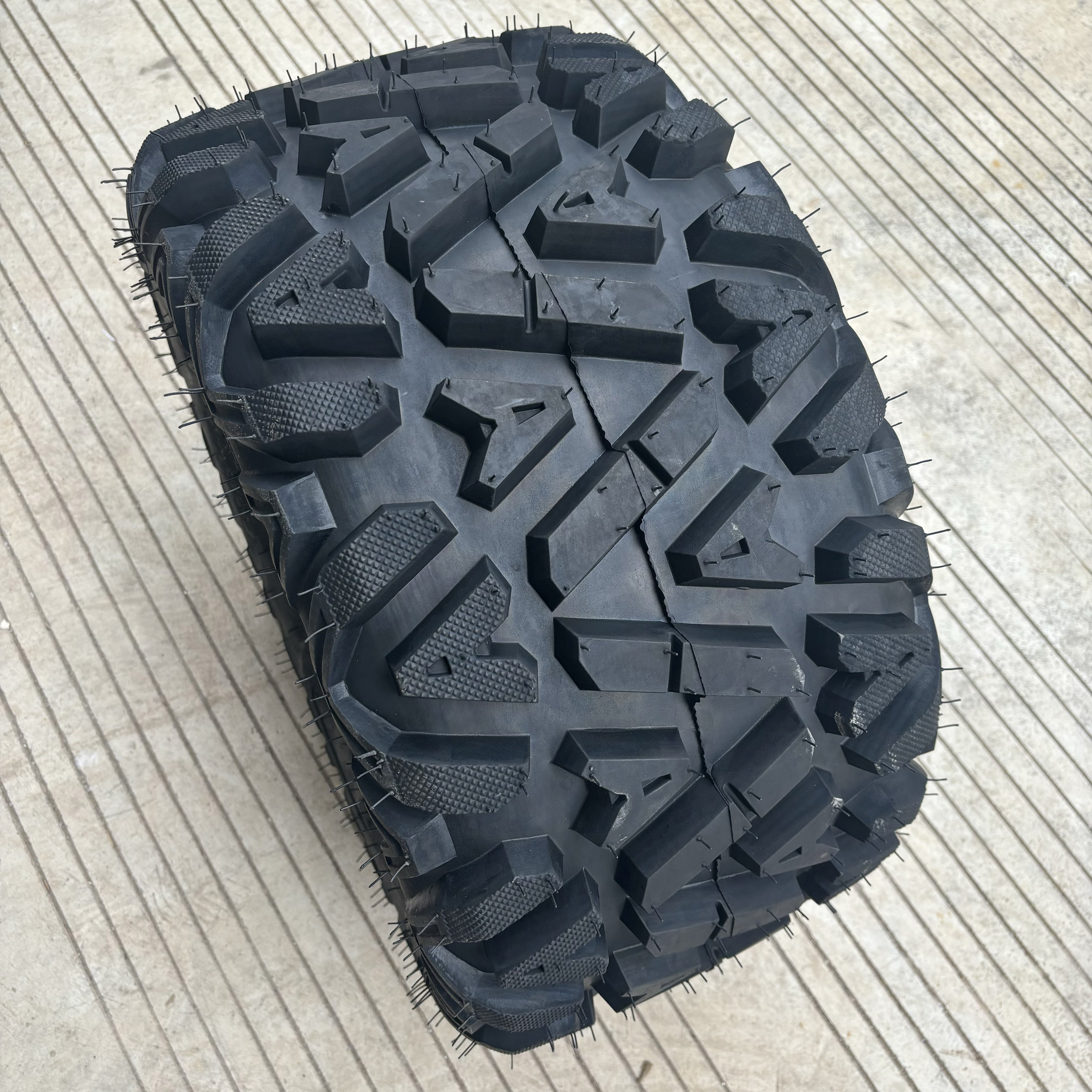 High Quality 26x11-12 Rear Tubeless Tire Factory Hot Selling Bias Design UTV Tyre for Agricultural Motorcycle ATV Tires 26*11-12