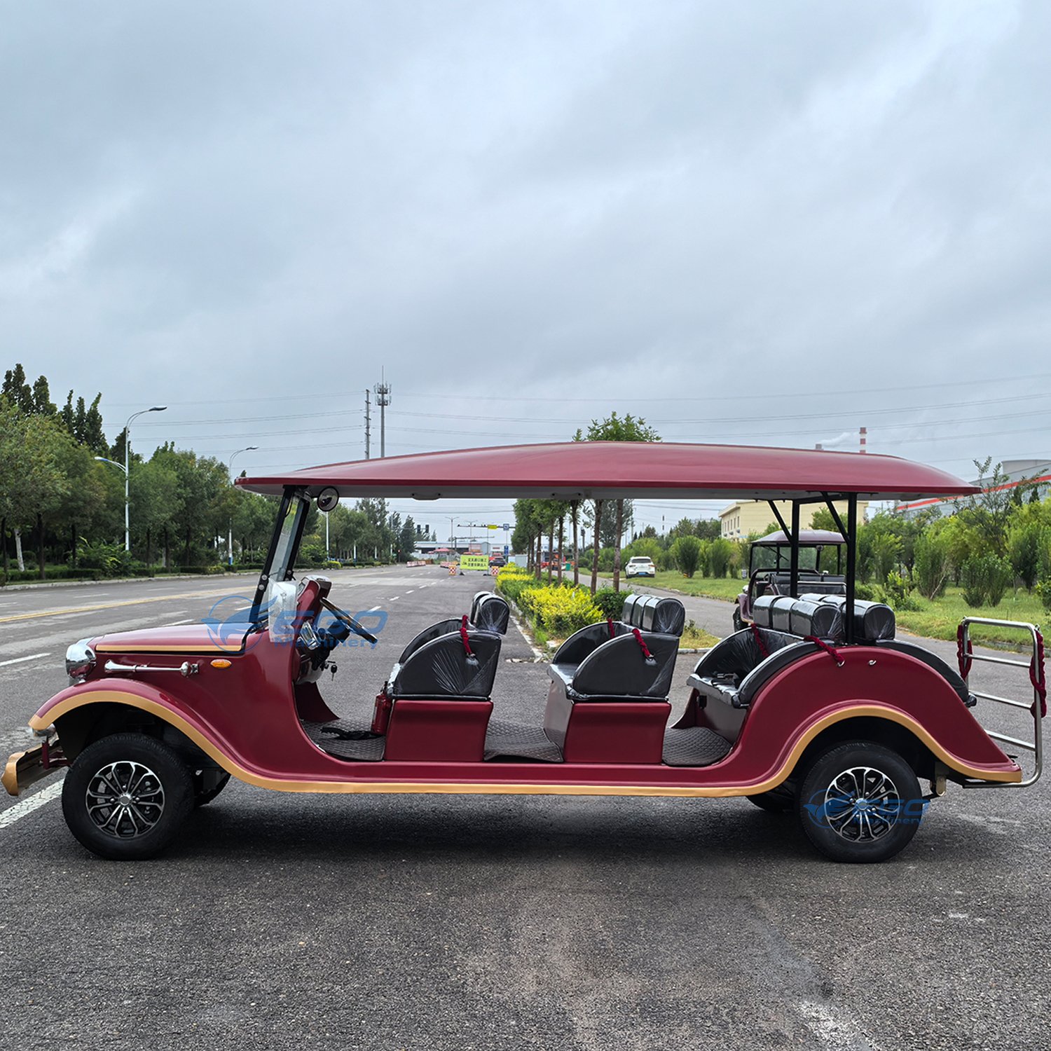 Best-selling Stylish Retro Classic Cars Electric Special Transportation Electric Luxury Classic Car 11 Seater Classic Car