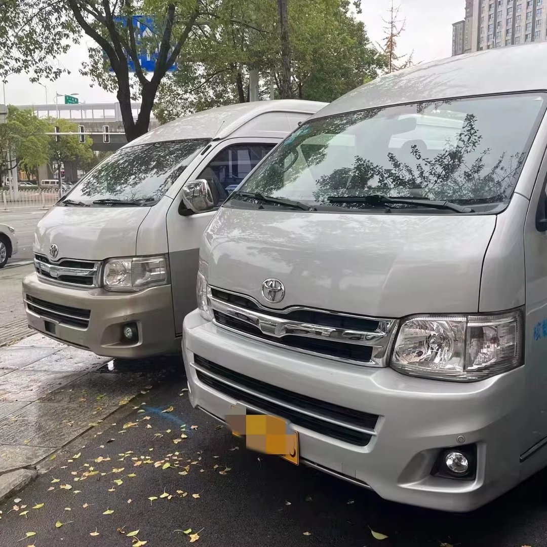 Toyota Hiace Bus Discover the Versatility of the Toyota Hiace 18seats Van Available in Your Choice of Lhd or Rhd Steering