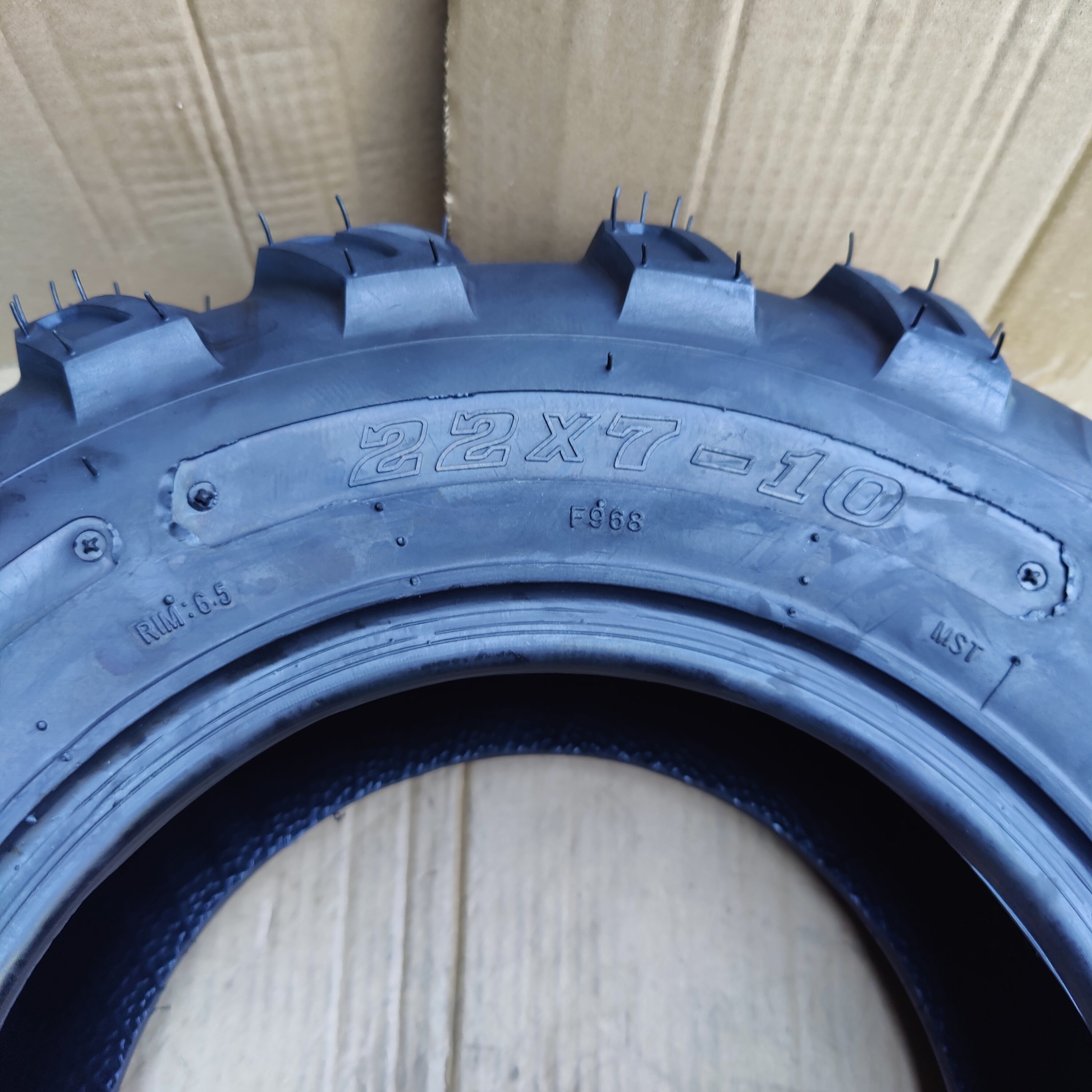 Golf Cart UTV Wheel Tires 22x7-10 Pneumatic Rubber Tubeless Tires for ATV Lawn Mower Utility Turf Garden Golf Cart