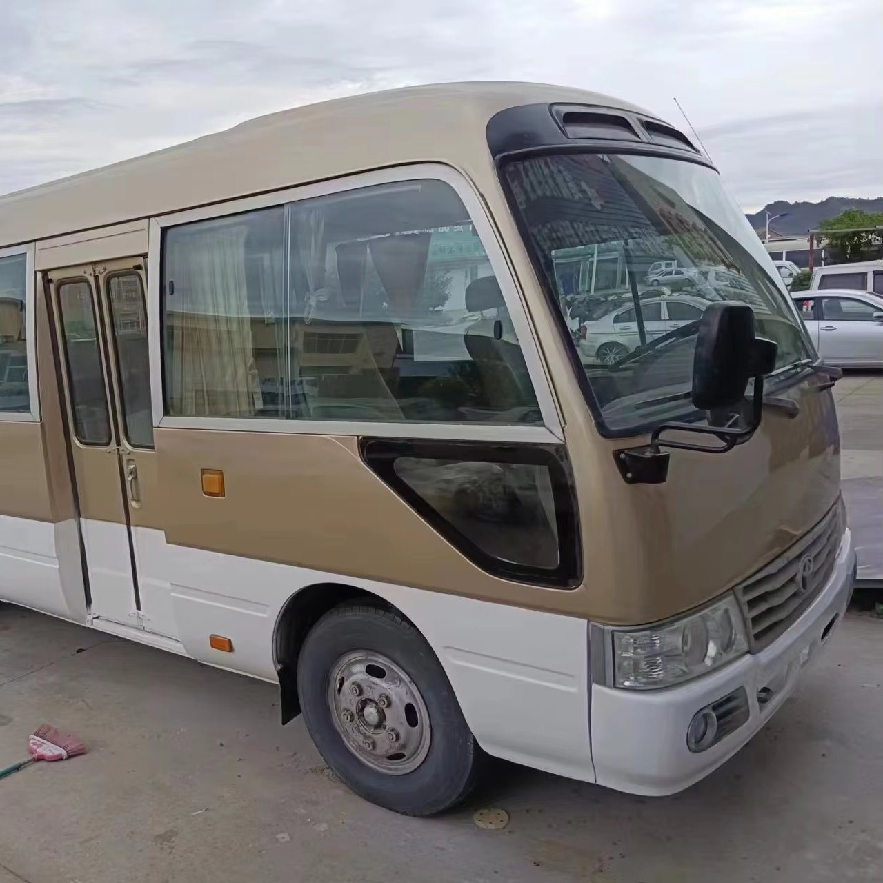 Hot Sale Coaster 18-30Seat TOYOTA COASTER Diesel Passenger Japanese Coaster