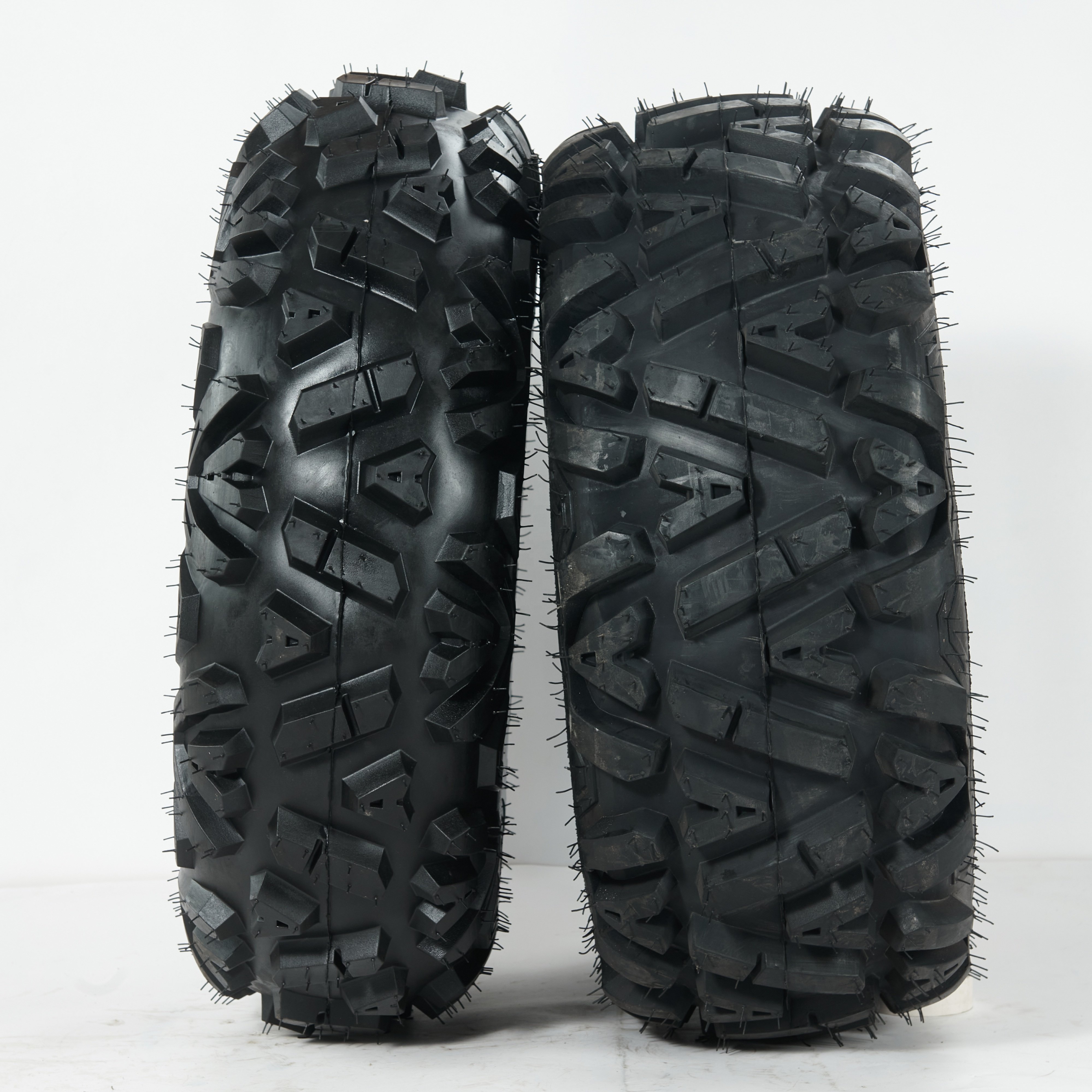 Wholesale 25x10-12 Rear Tubeless A-shaped Tread Design Tire with 12 Inch Alloy Rim 25x8-12 6PR ATV UTV All-terrain Tire Set