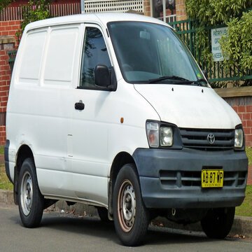 Compact Van Used Toyota TownAce for Sale