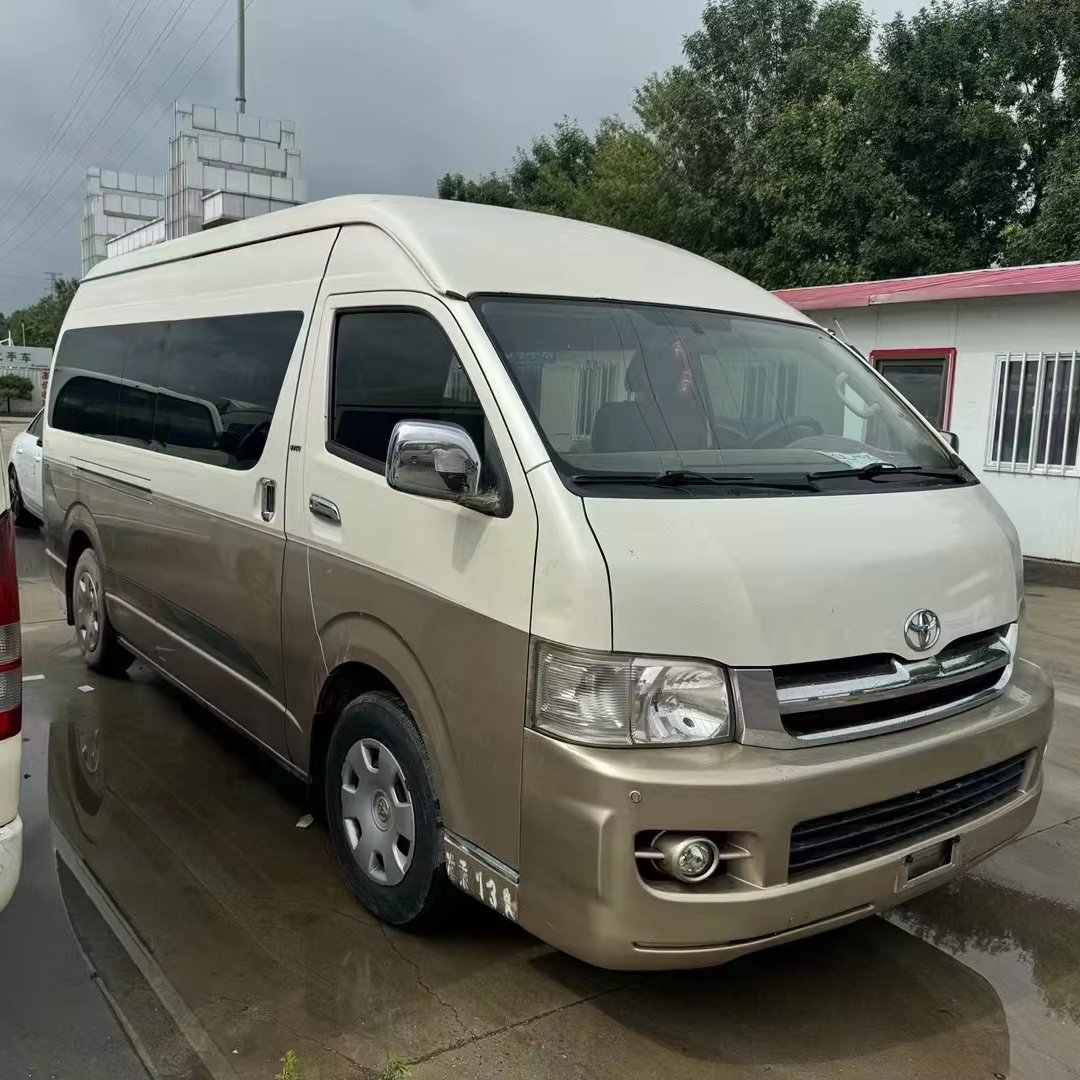 Cheap Price Manual TOYOTA HIACE Used Euro 2 Emission 13 Seats Gasoline Van in Good Condition