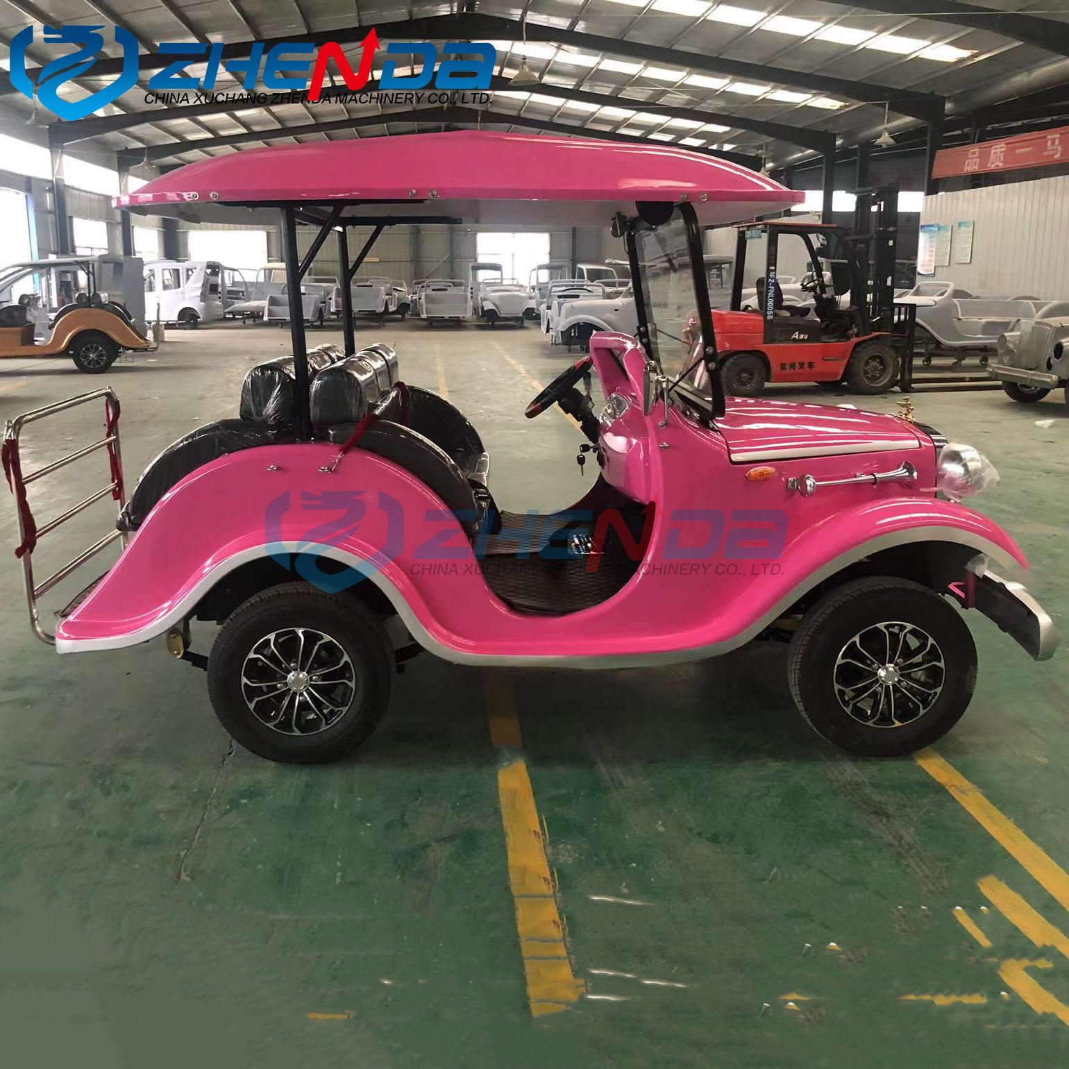 Classic Car Five Seats Can Be Customized / Best-selling Comfortable Movie Props Classic Car for Sale