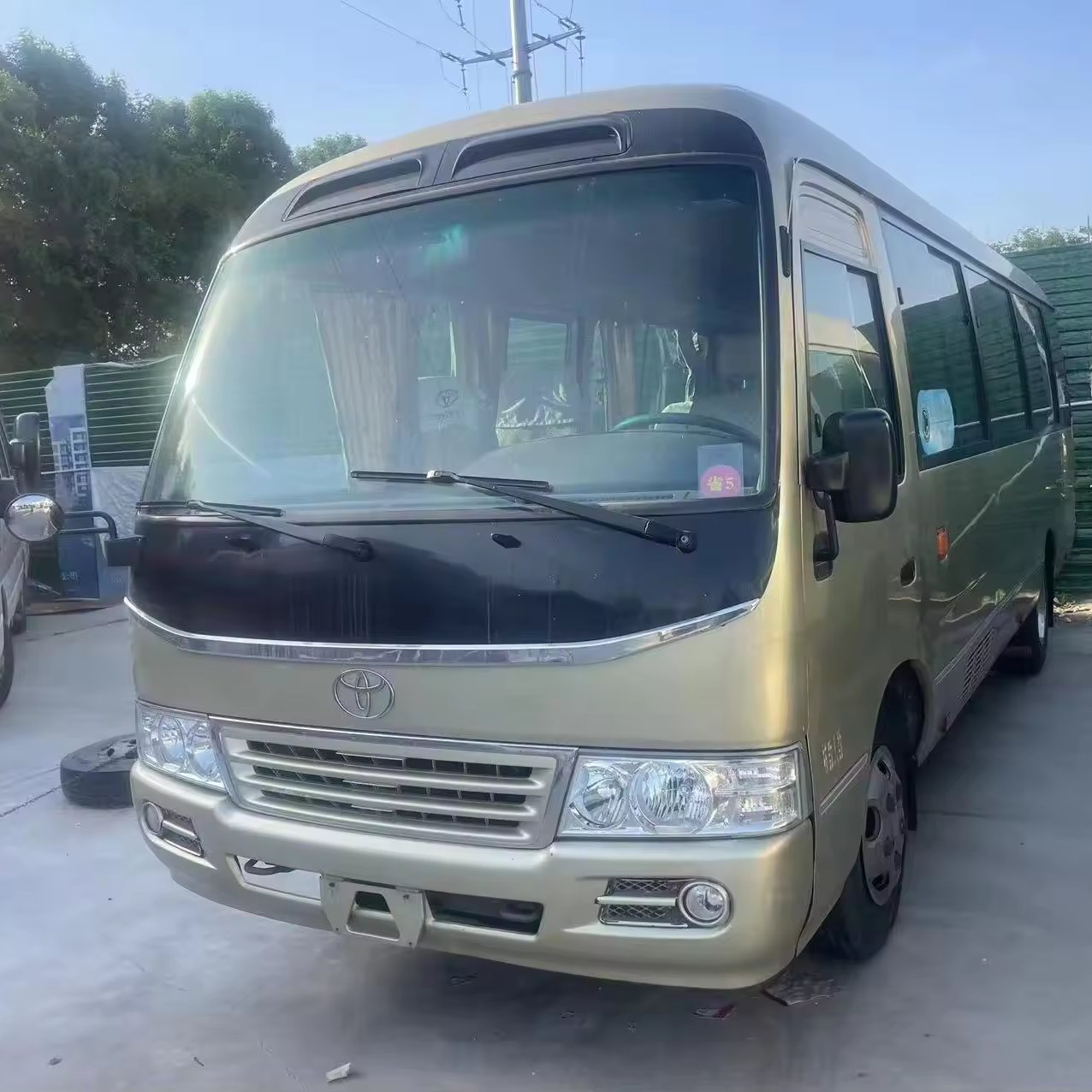 50% OFF Special Promotion 18-30Seats TOYOTA COASTER 3584kg Curb Weight Spacious Seating