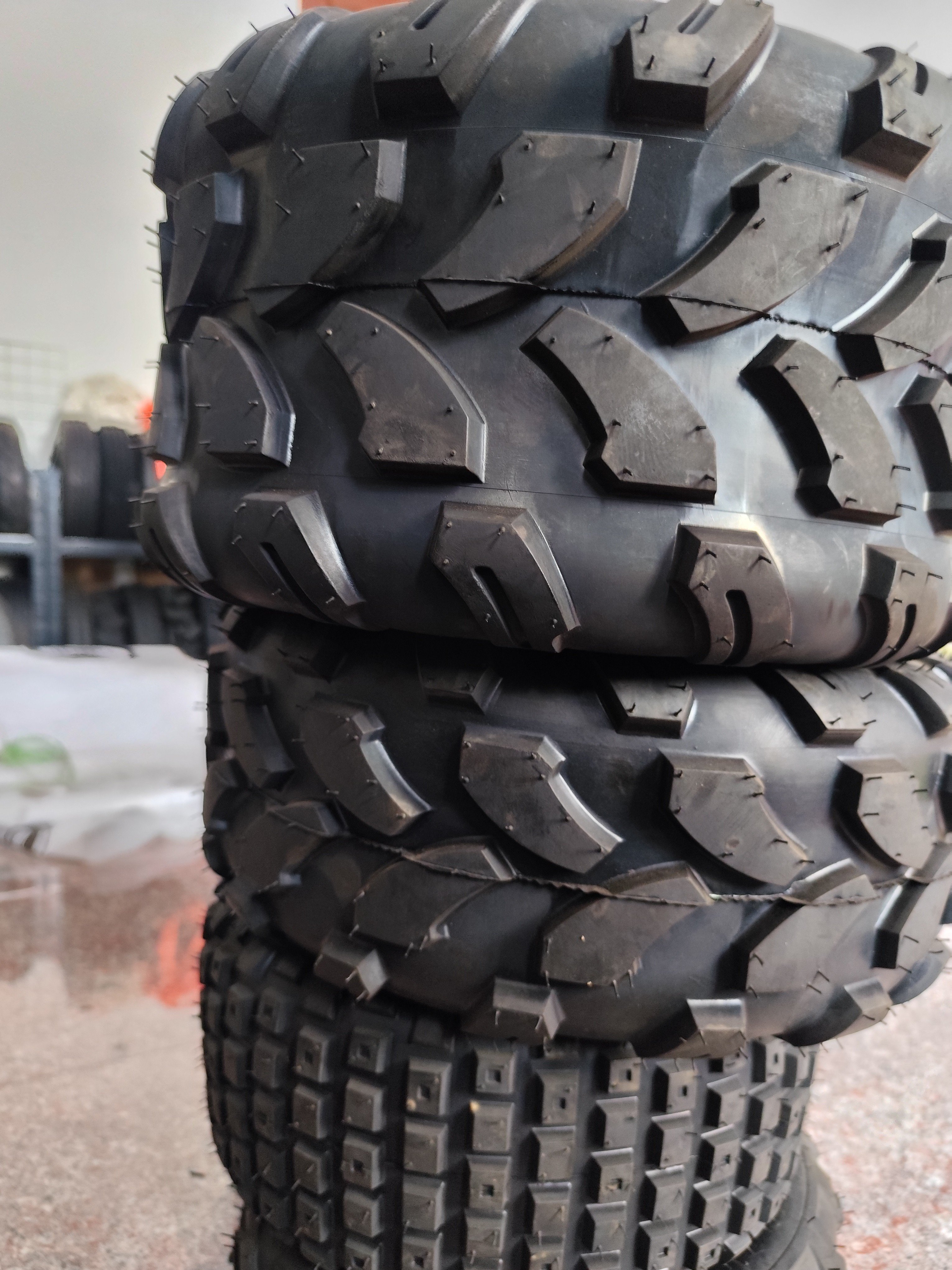 Factory Wholesale 18X9.50-8 18*9.5-8 Off-Road Tubeless Accessories New Various Solid Tire ATV UTV DOT Certified Vacuum Tire